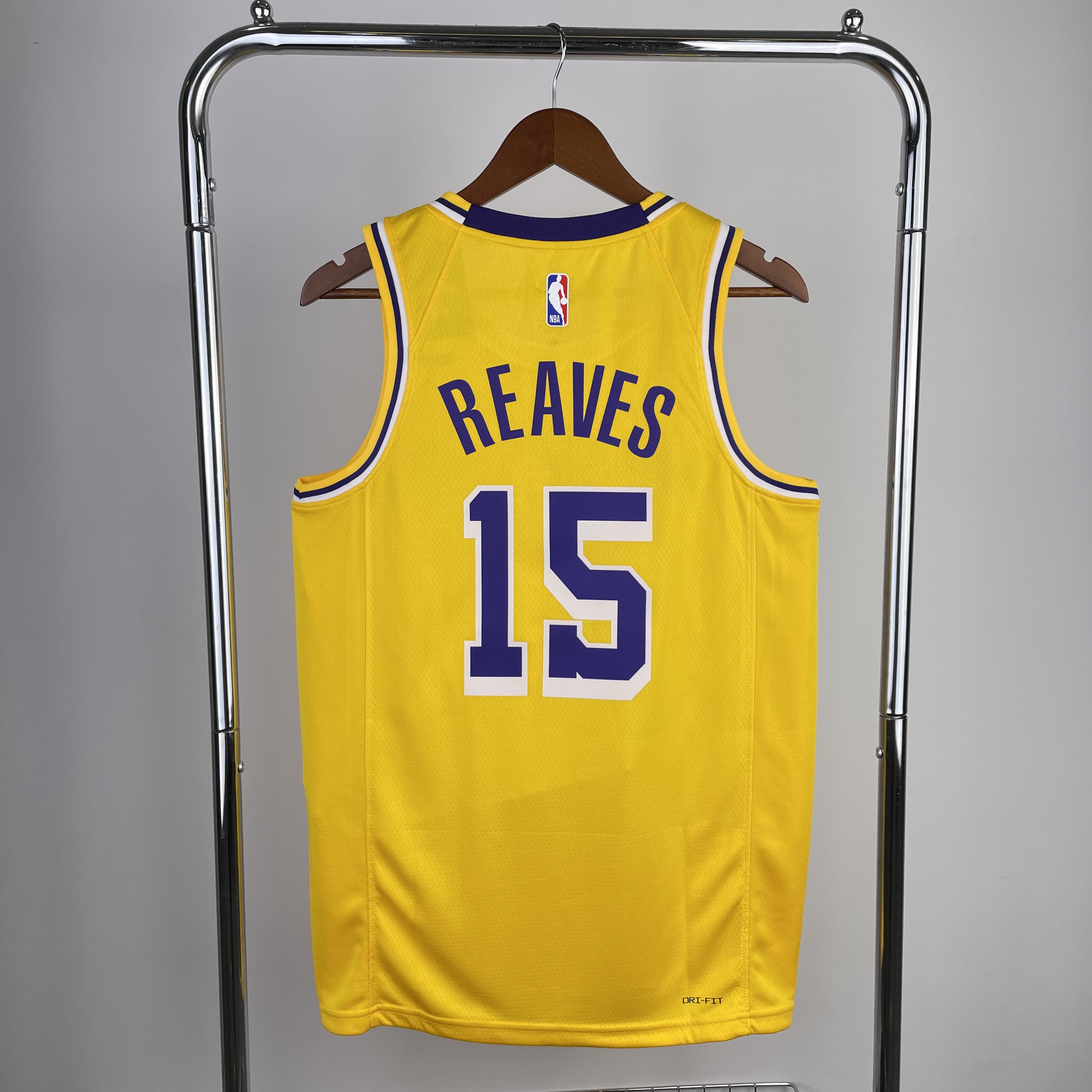 23 season Lakers crew neck yellow No. 15 REAVES