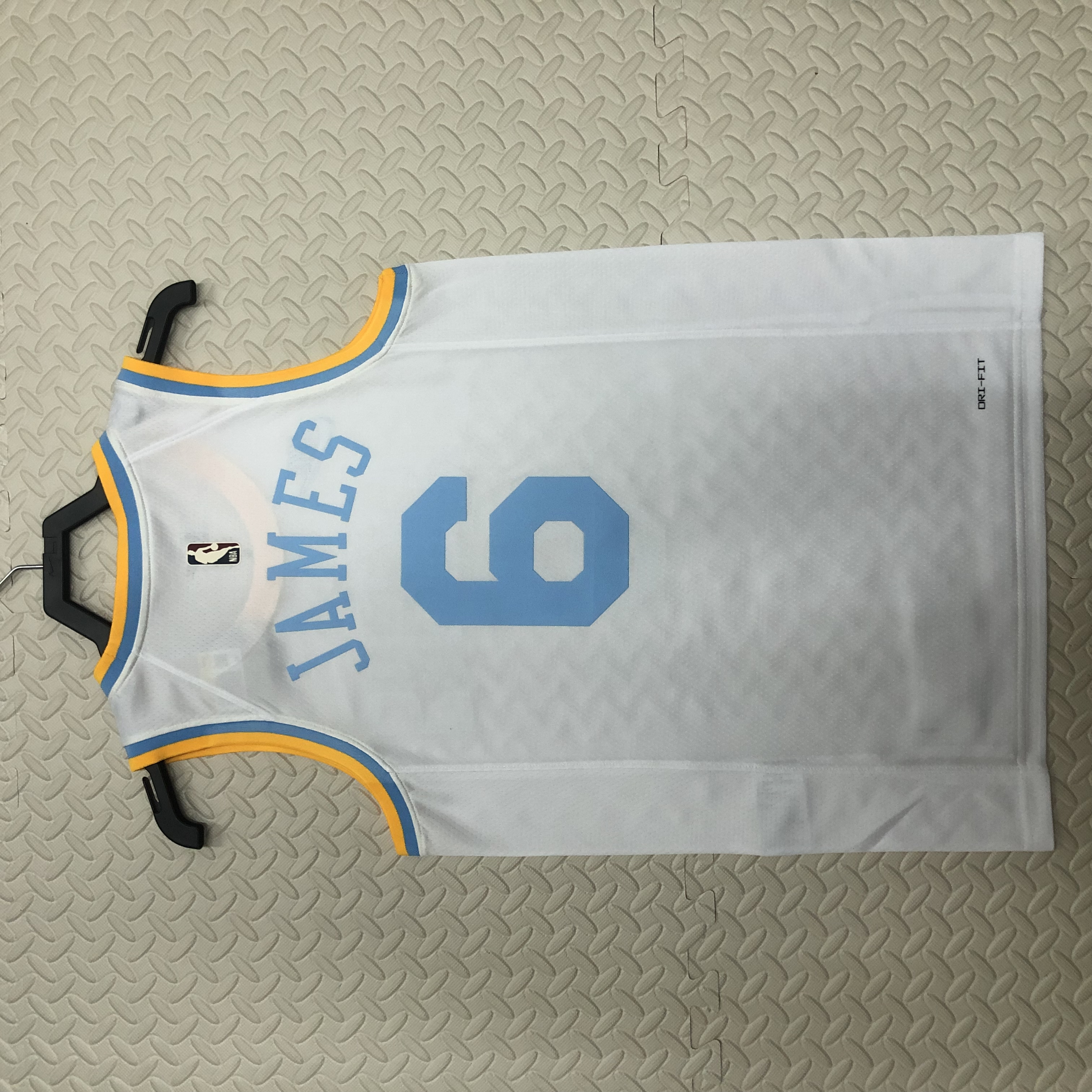 '23 Lakers retro # 6 James