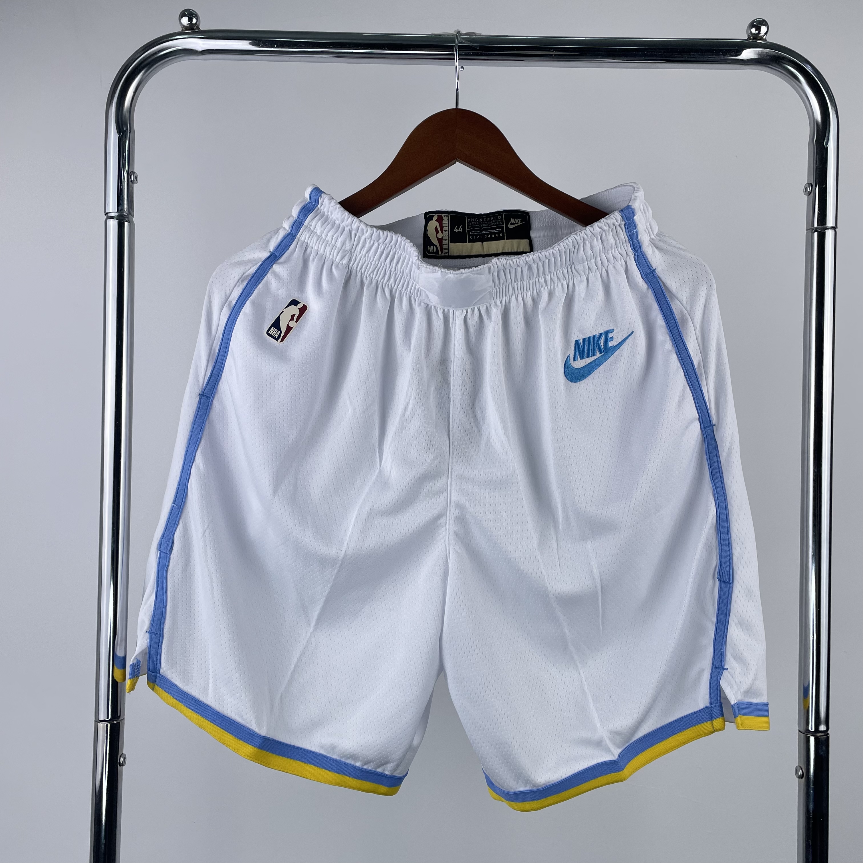 '23 Lakers throwback pants