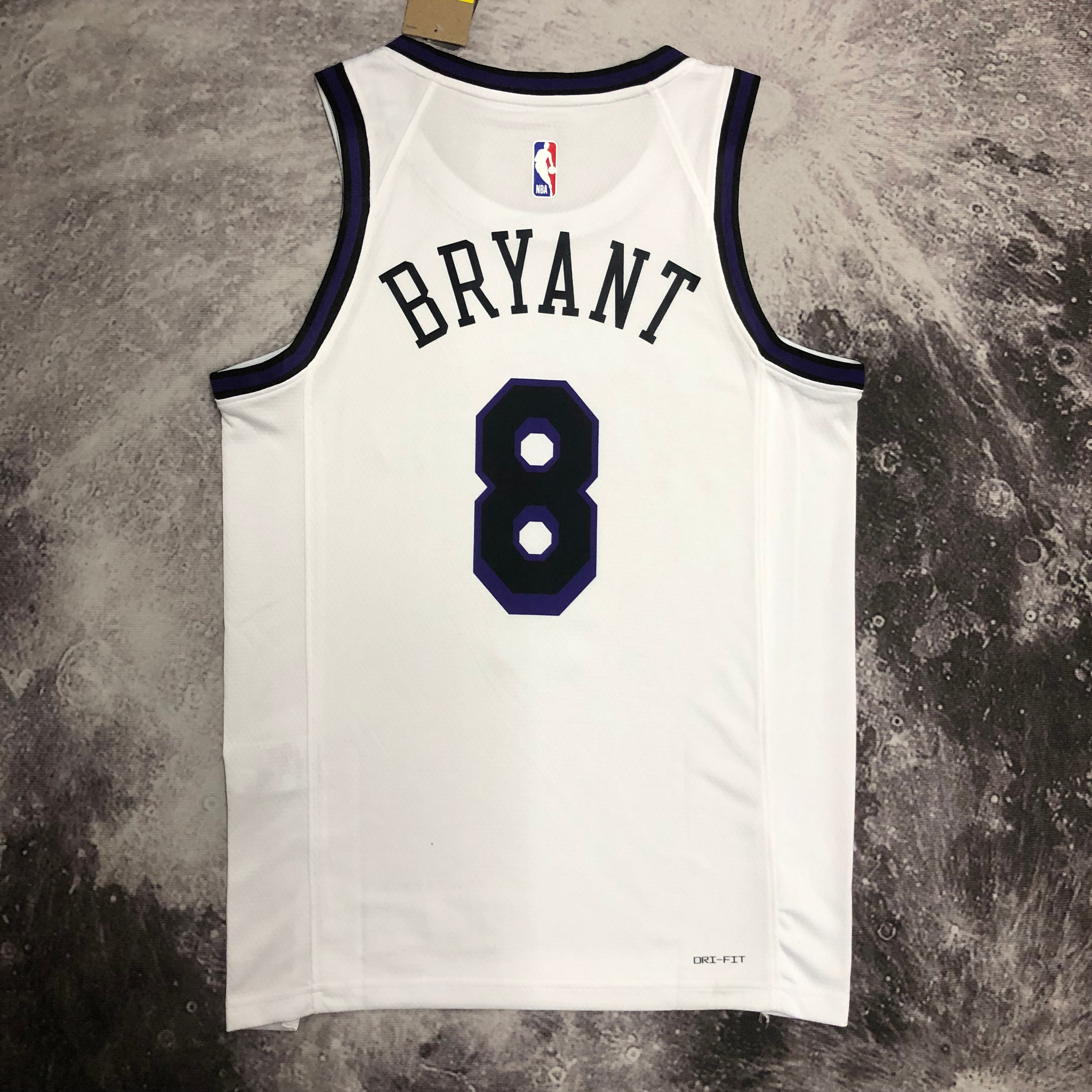 23 season Lakers City version No. 8 Bryant