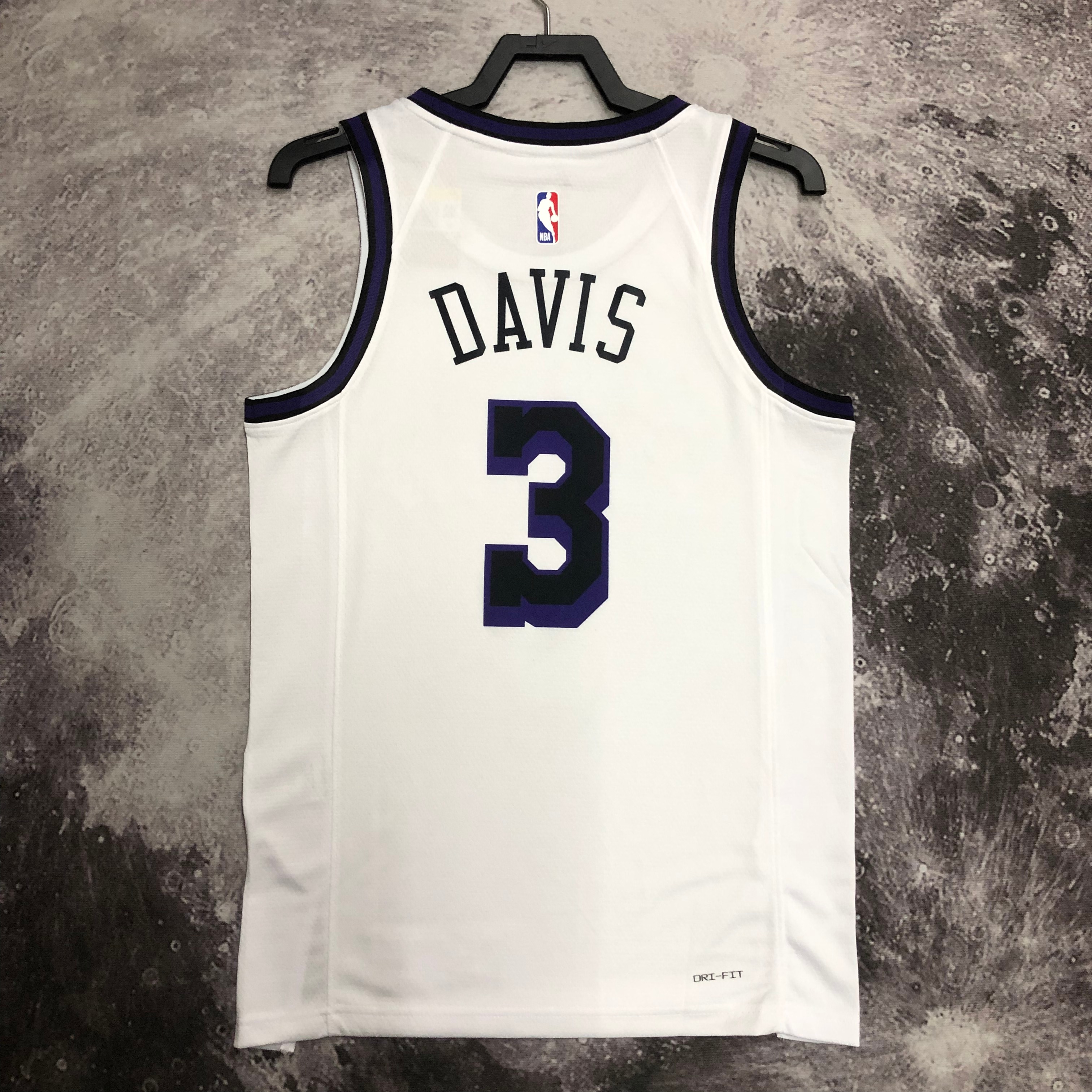 23 season Lakers City version of the No. 3 Davis