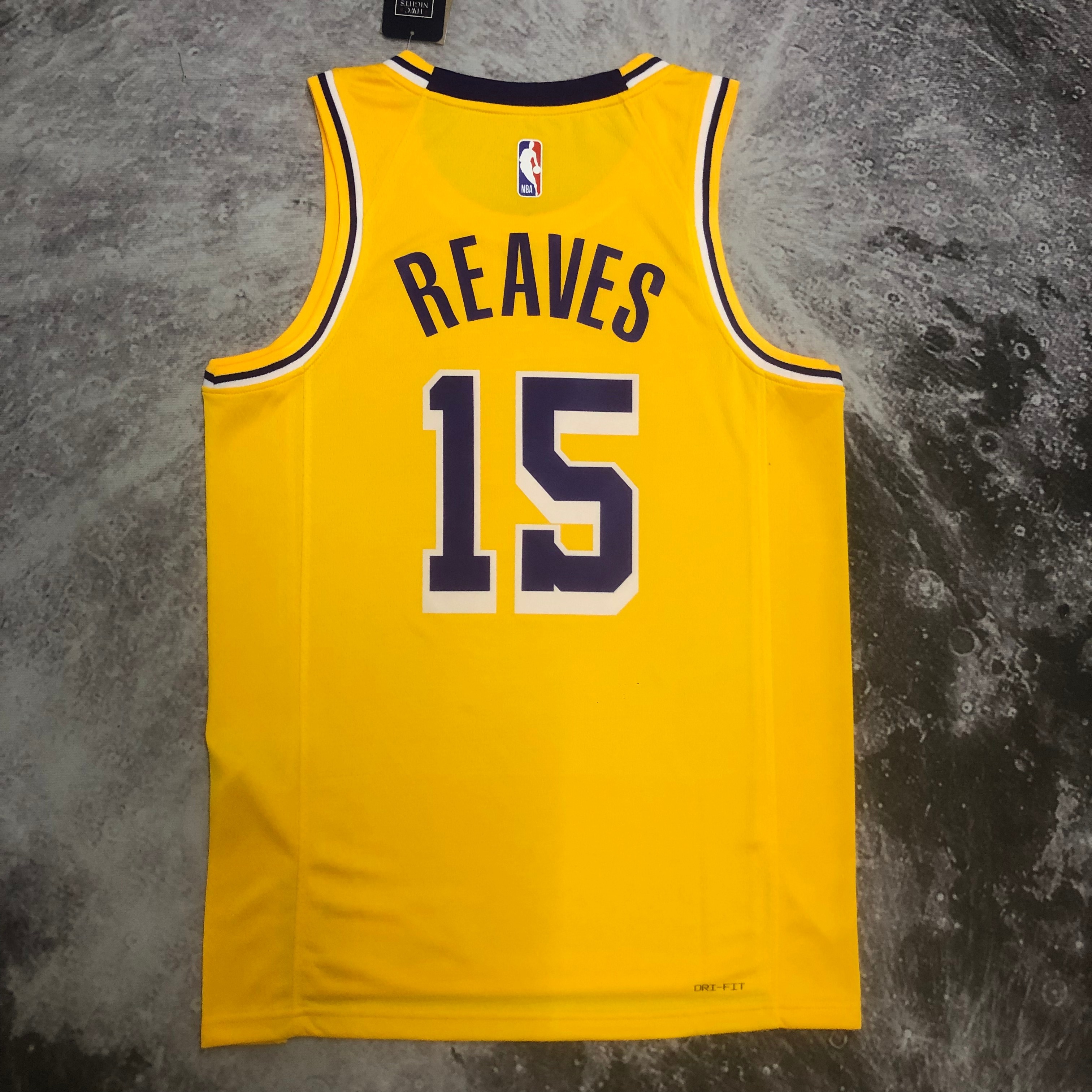 23 season Lakers crew neck yellow No. 15 REAVES