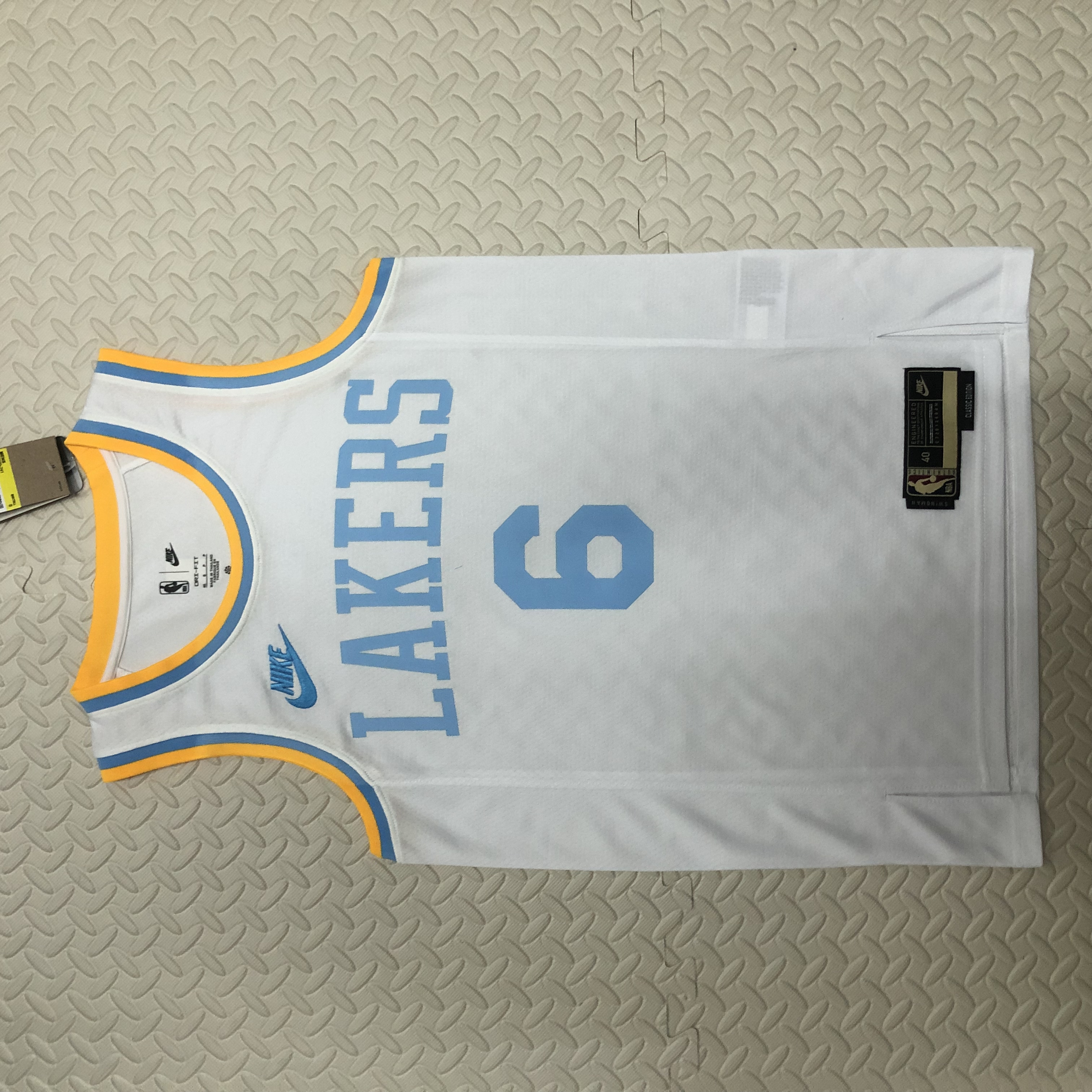 '23 Lakers retro # 6 James
