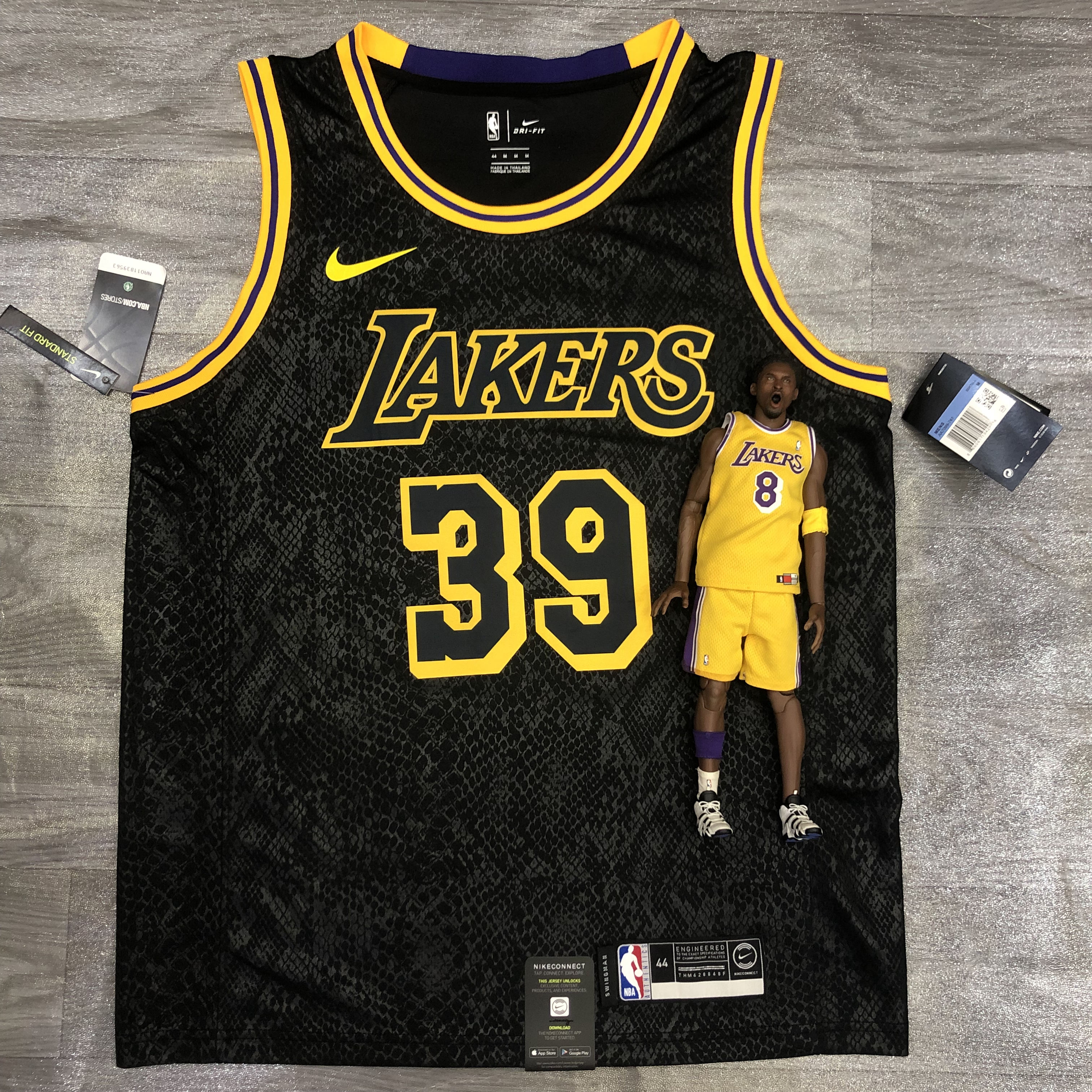 Laker 39, Serpentine Howard