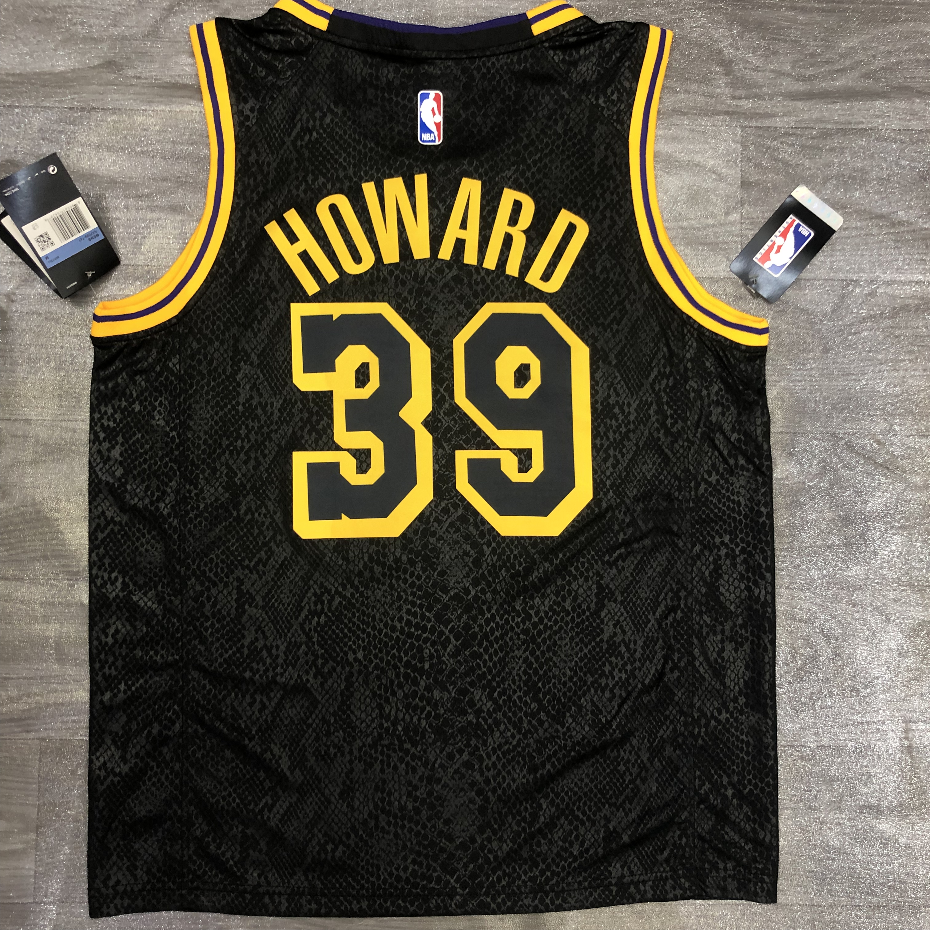 Laker 39, Serpentine Howard