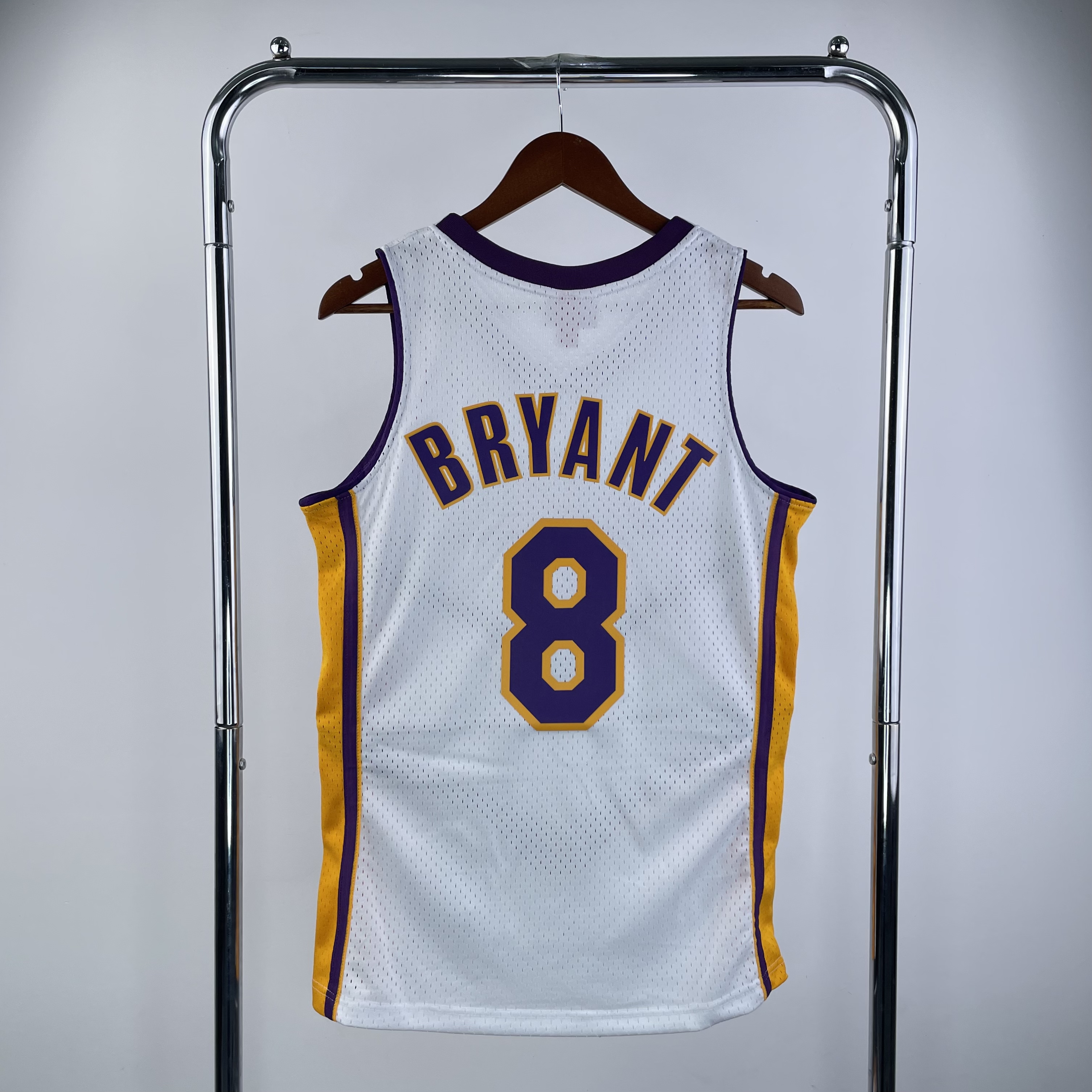 MN Hot Press Throwback jersey SW Lakers' 0304 V-neck white No. 8 Bryant