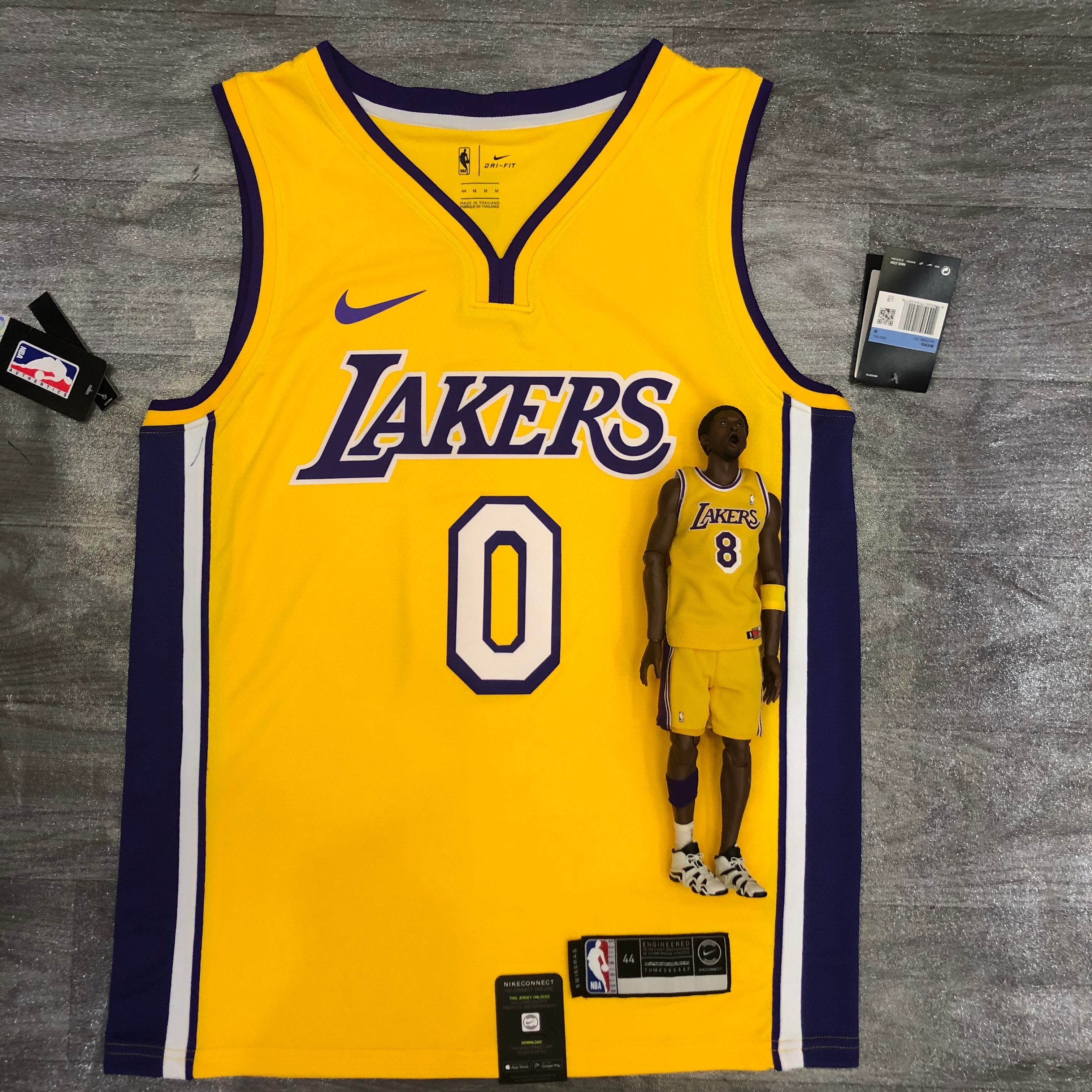 Lakers yellow V-neck No. 0 Nick Young