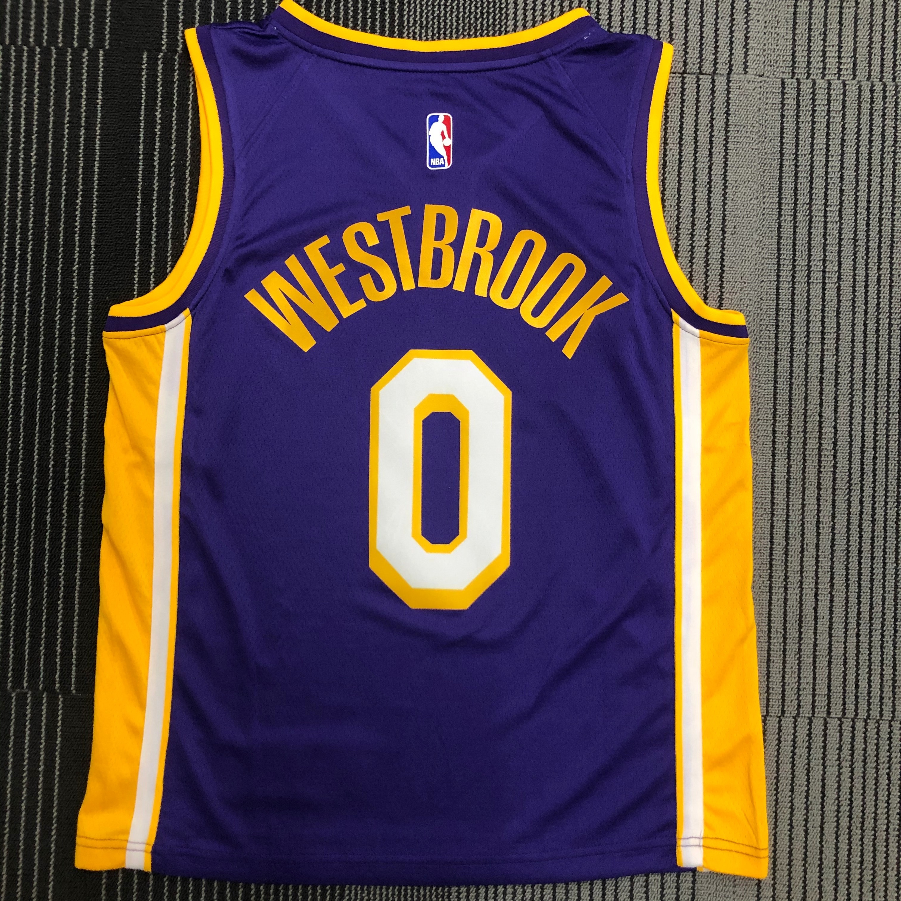 Lakers V-neck purple No. 0 Westbrook