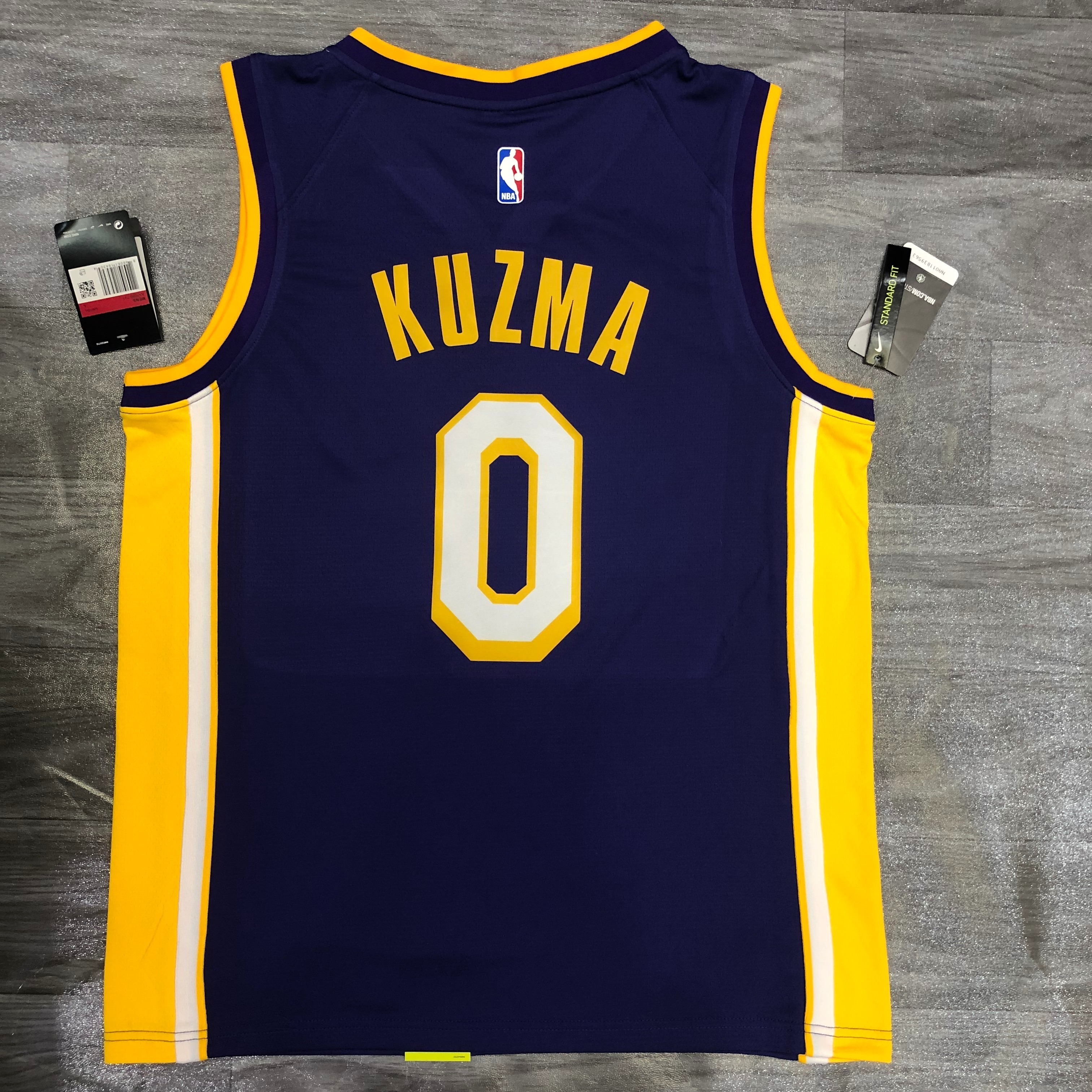 Lakers purple V-neck No. 0 Kuzma