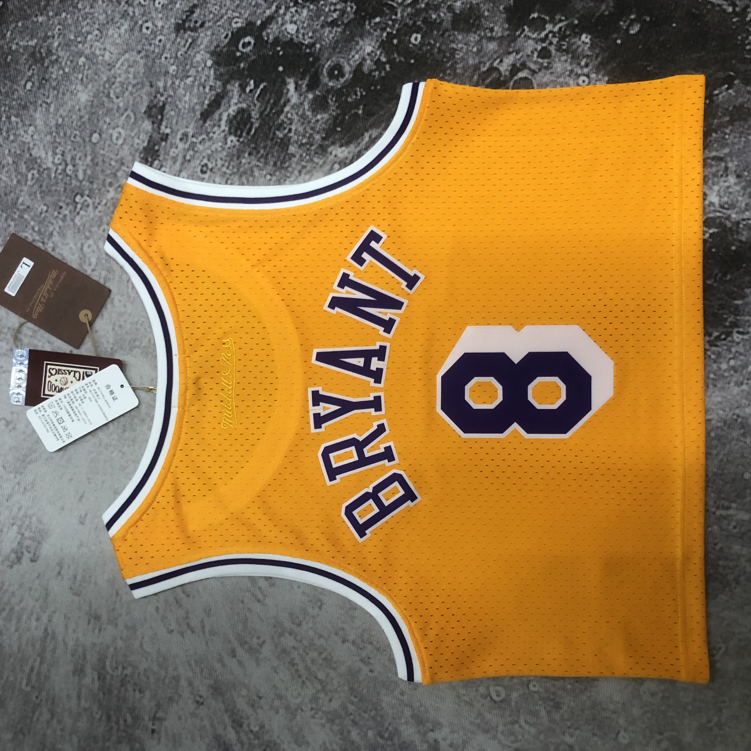 MN Women's crop throwback jersey Lakers yellow No. 8 Bryant