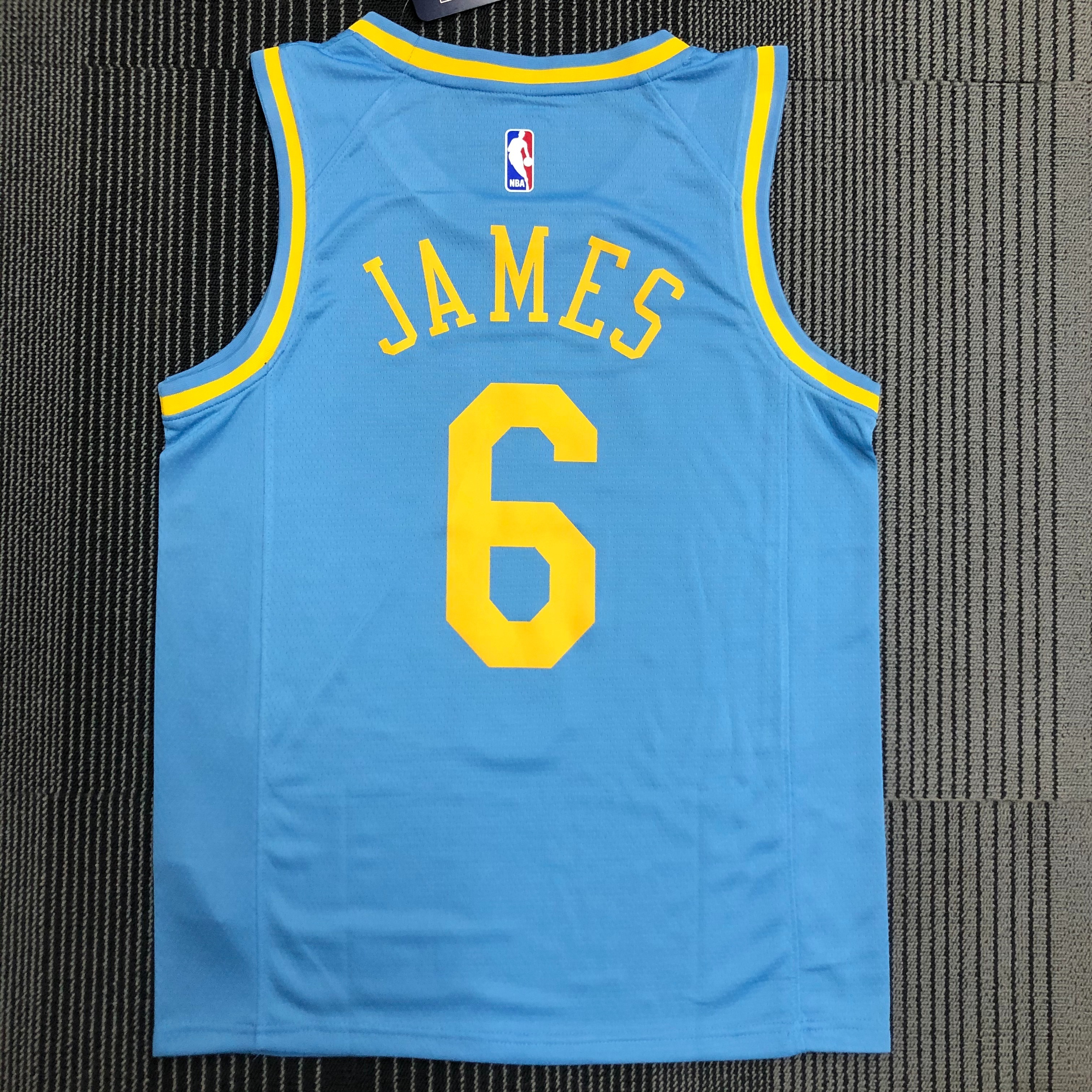 Lakers Minneapolis No. 6 James