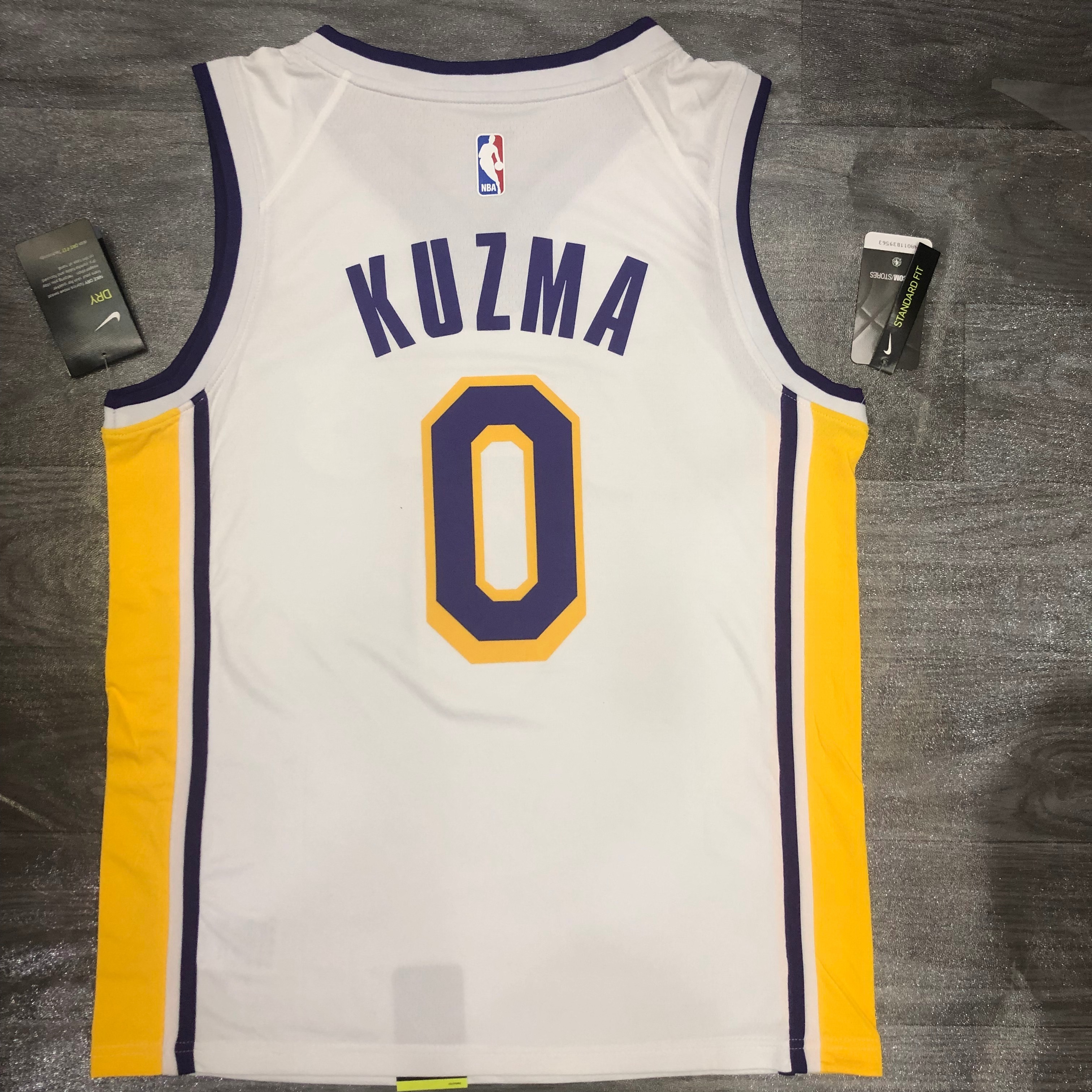 Lakers white V-neck 0 Kuzma