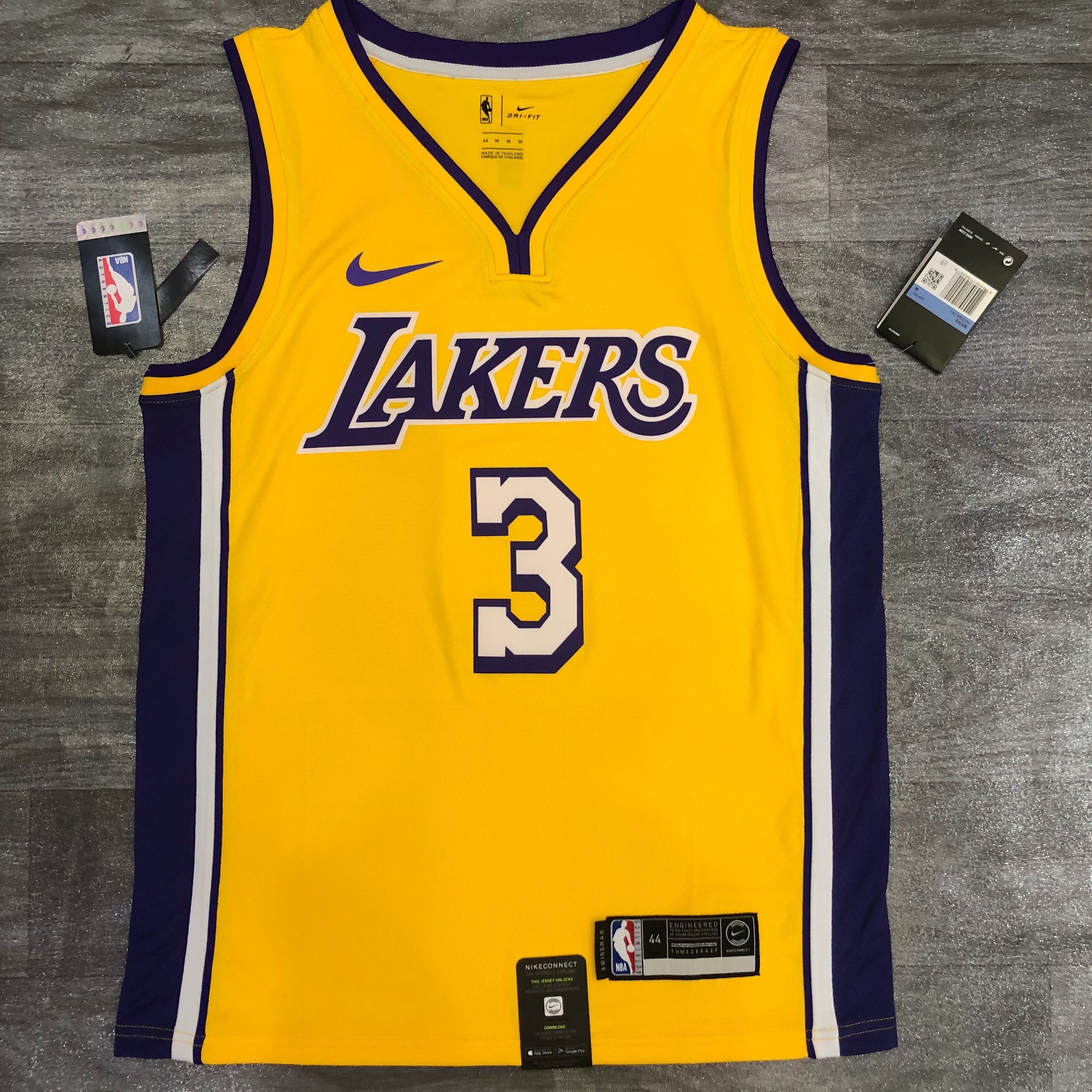 Lakers yellow V-neck No. 3 Davis