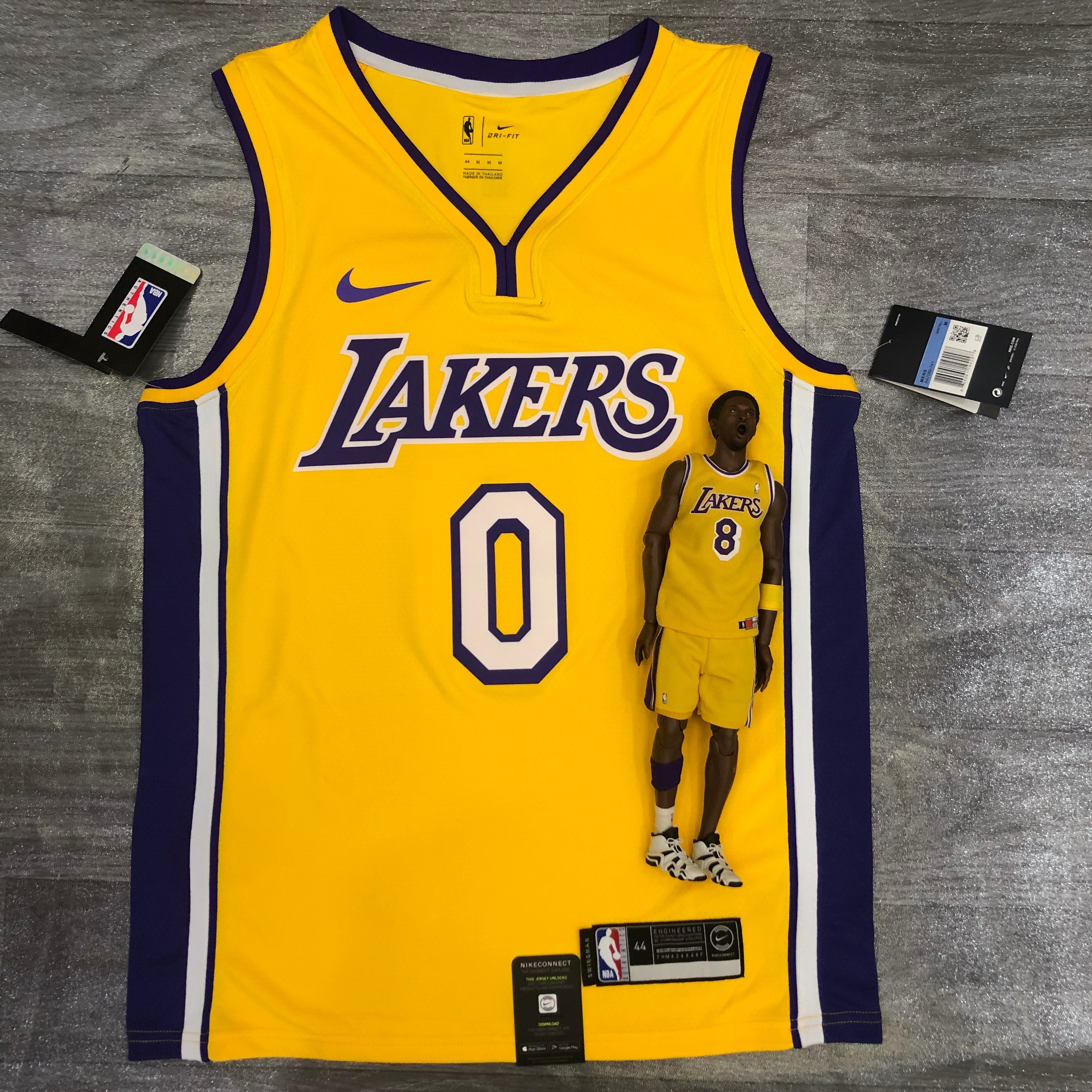 Lakers yellow V-neck 0 Kuzma