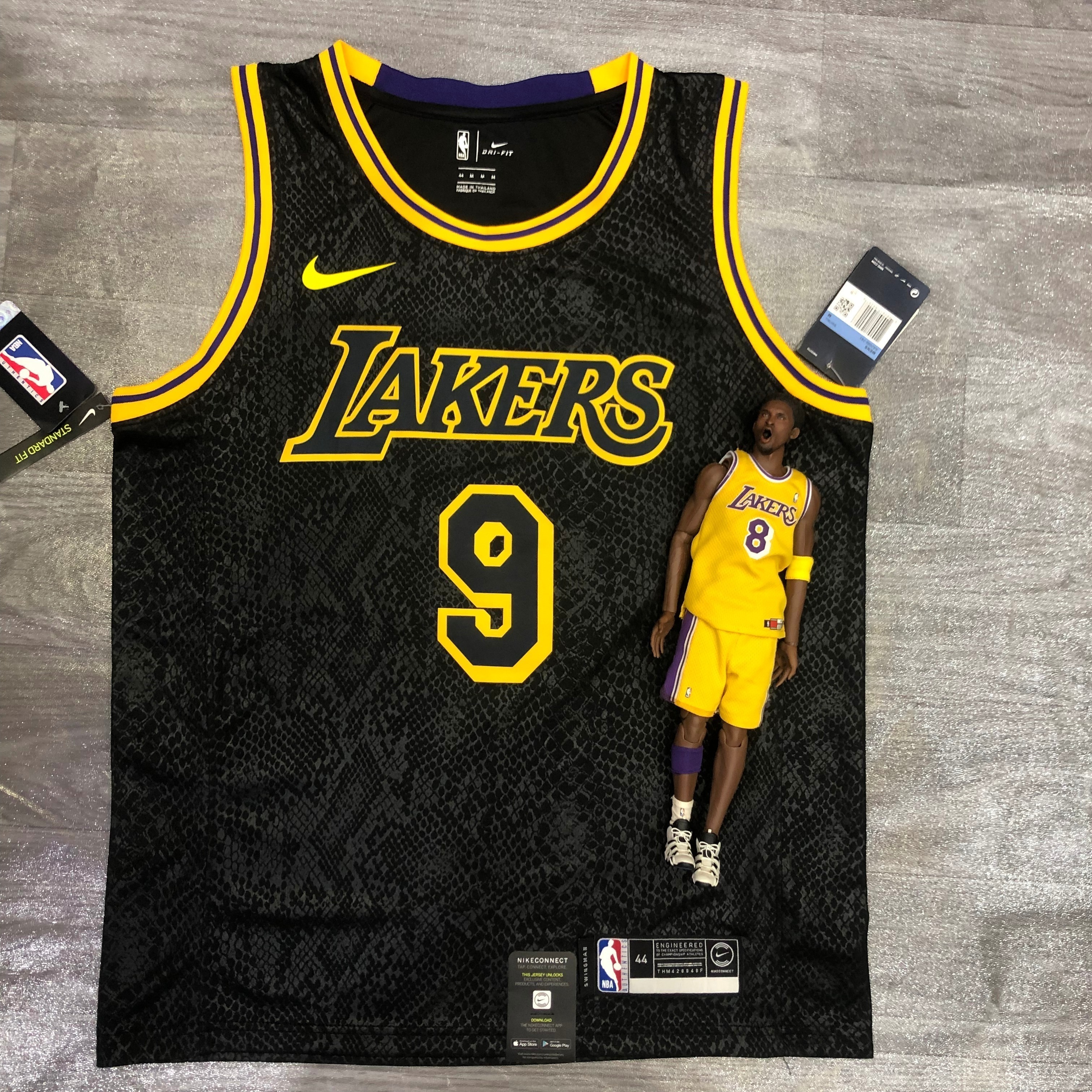 Lakers Serpentine number nine Rondo