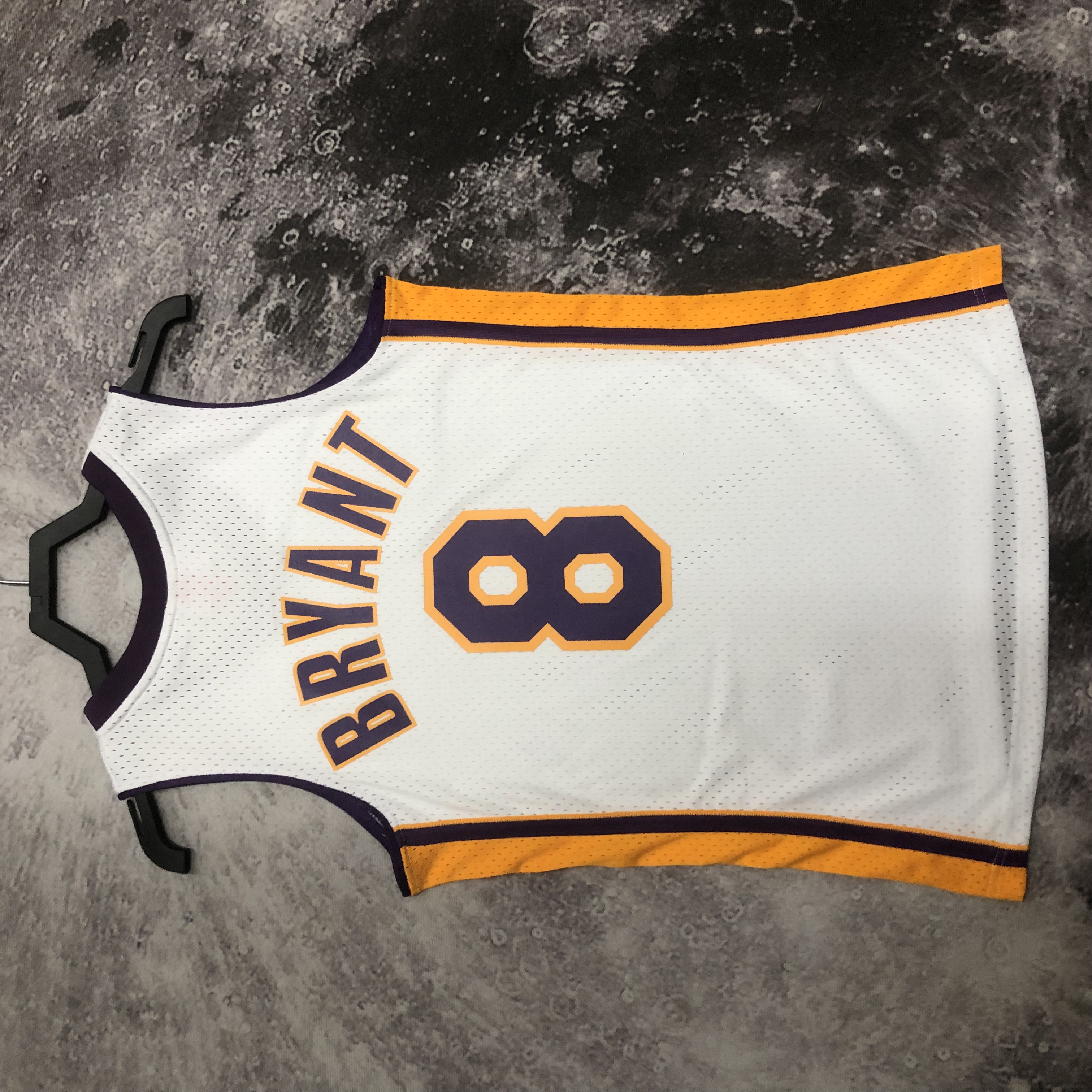 MN Hot Press Throwback jersey SW Lakers' 0304 V-neck white No. 8 Bryant