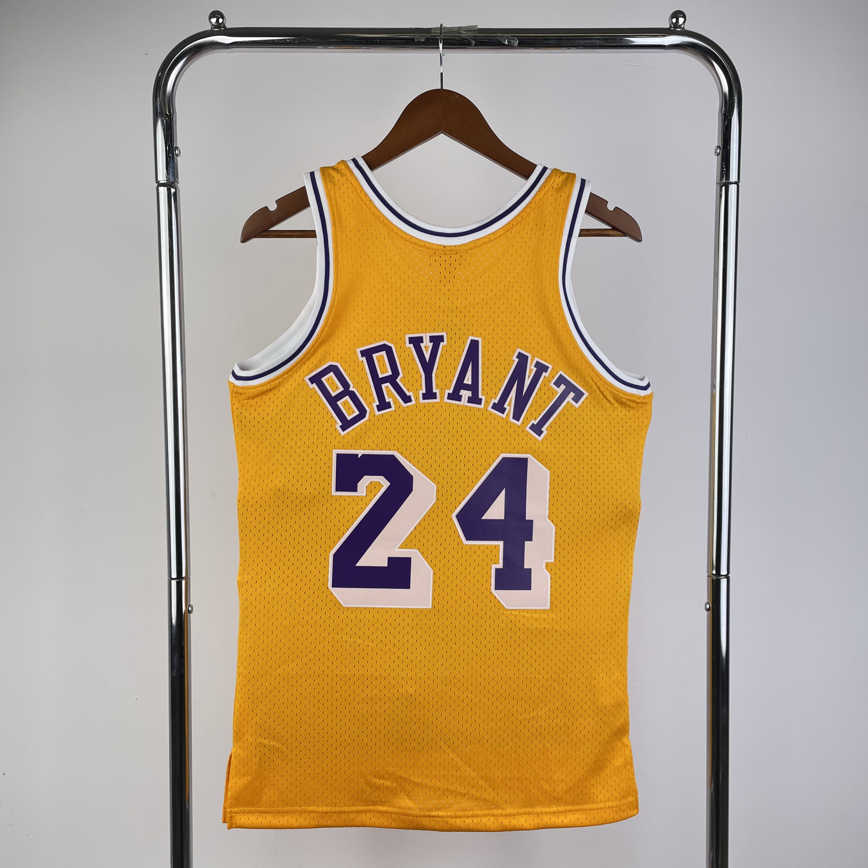 MN Hot Press throwback jersey SW Lakers 0708 round neck yellow No. 24 Bryant