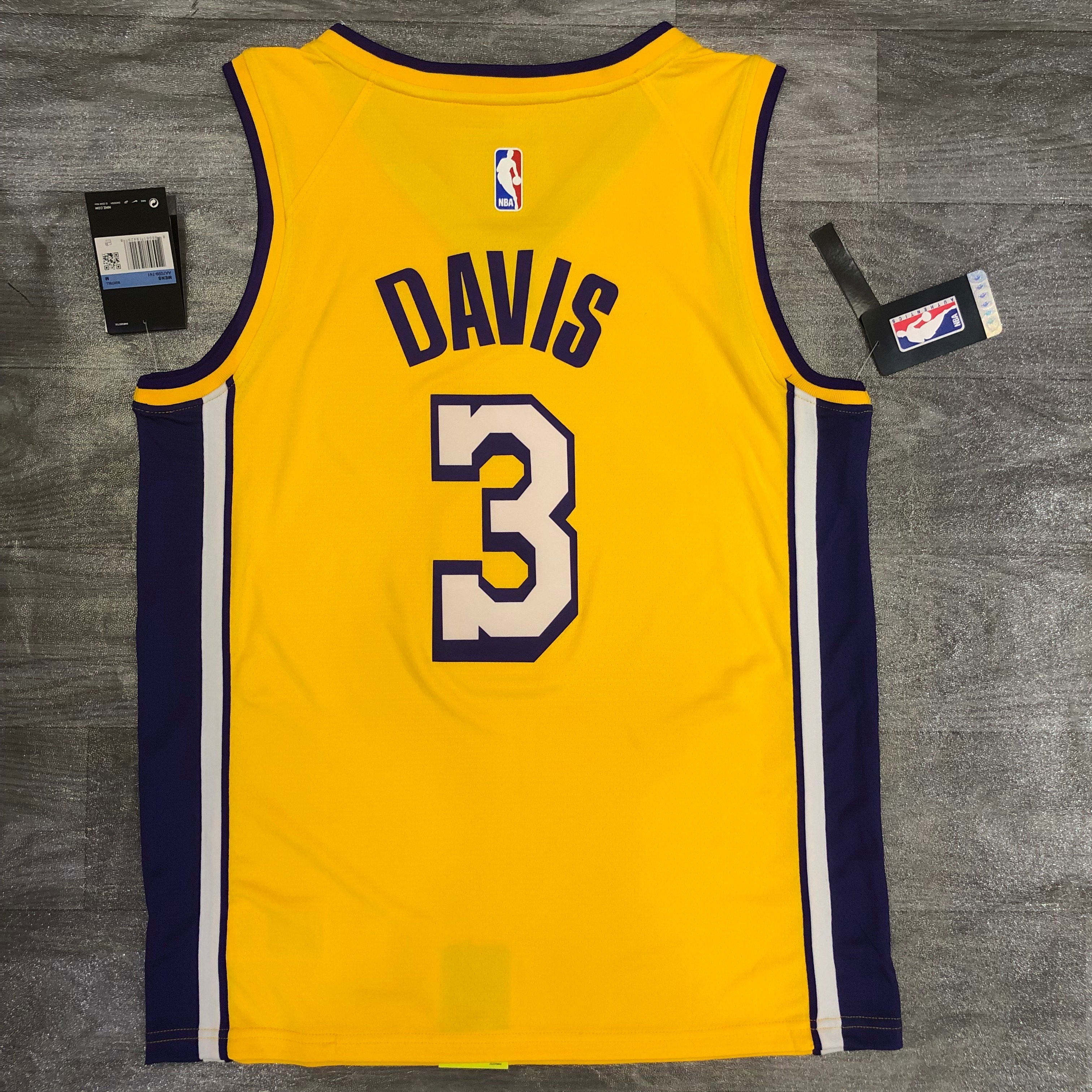 Lakers yellow V-neck No. 3 Davis