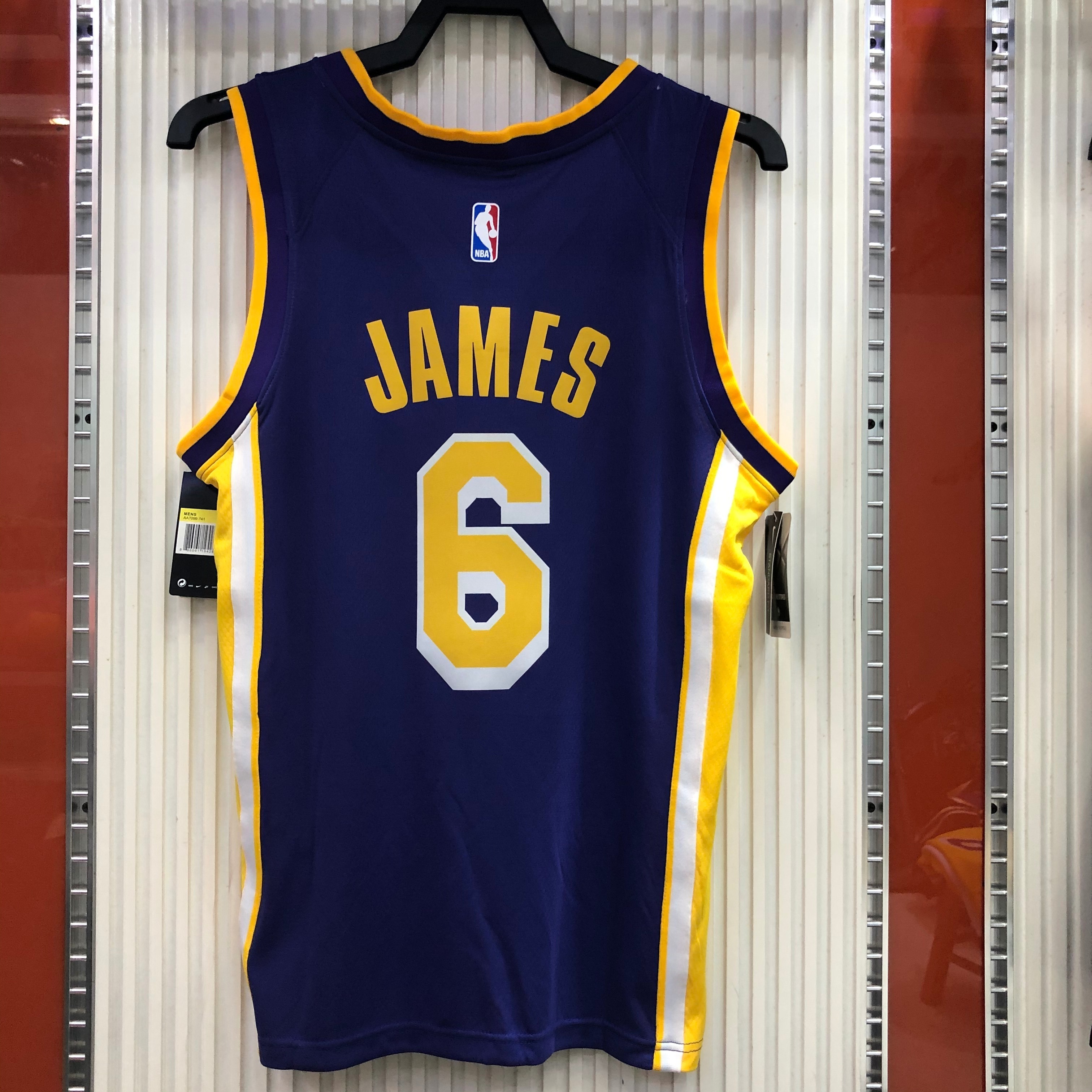 Lakers purple V-neck No. 6 James