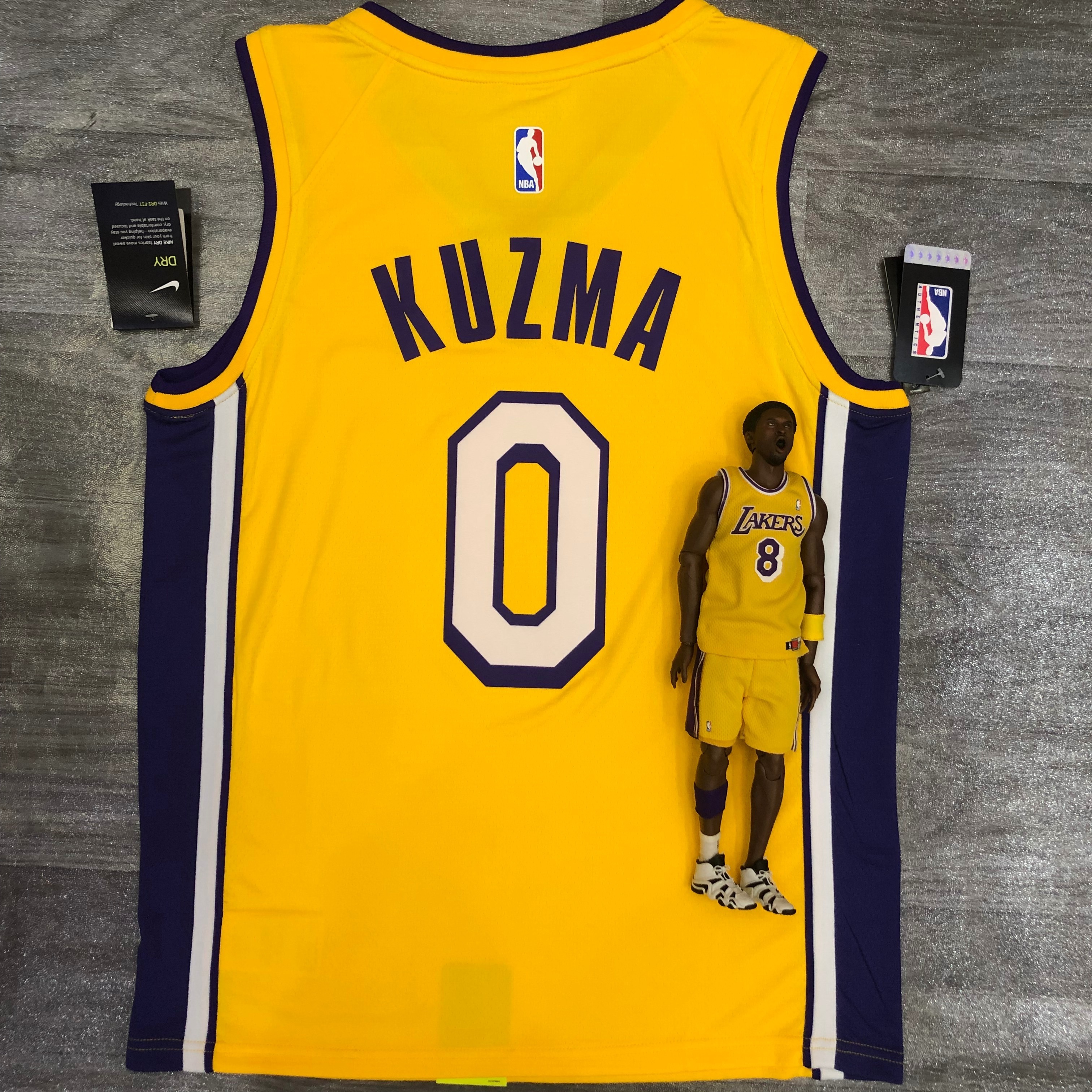 Lakers yellow V-neck 0 Kuzma
