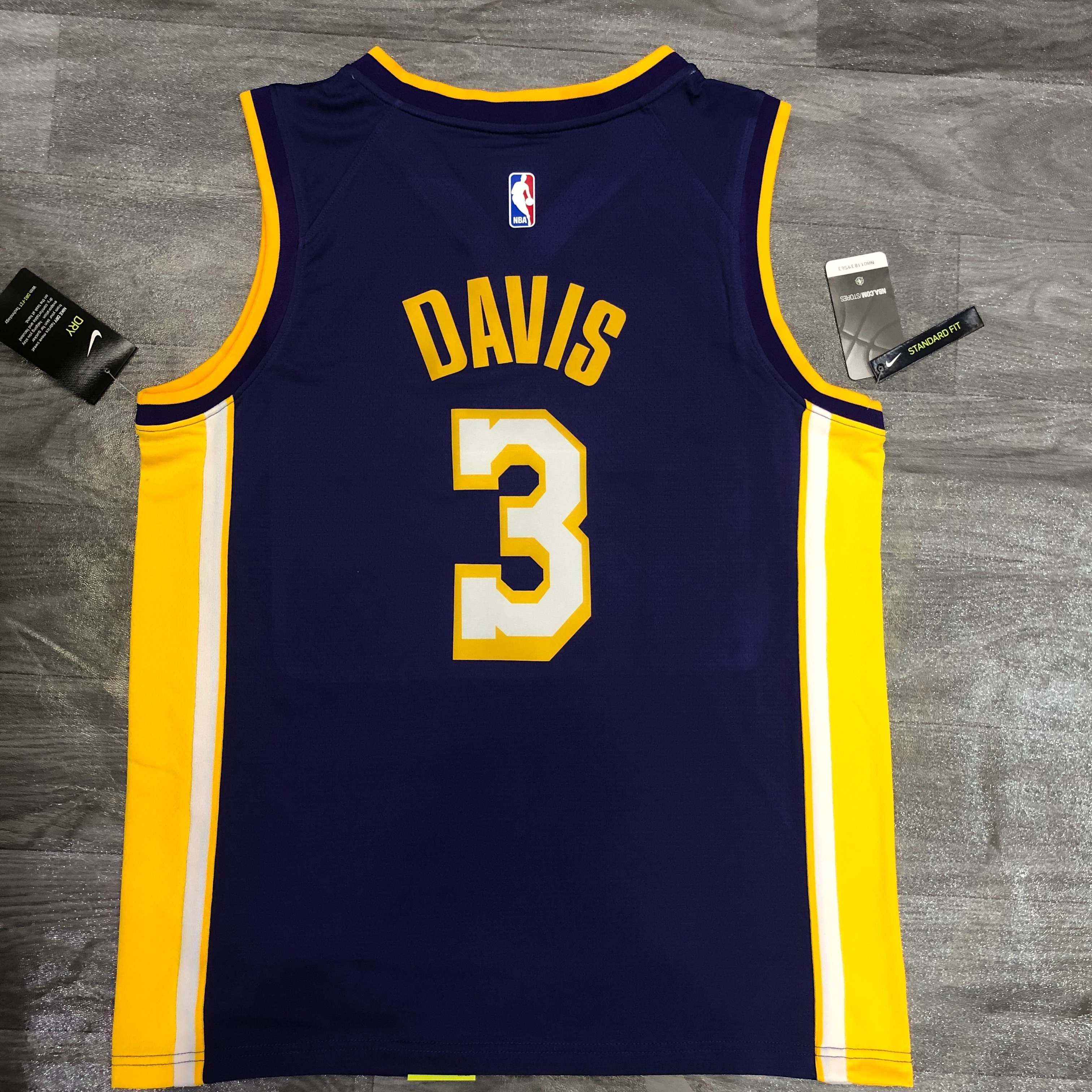 Lakers purple V-neck No. 3 Davis