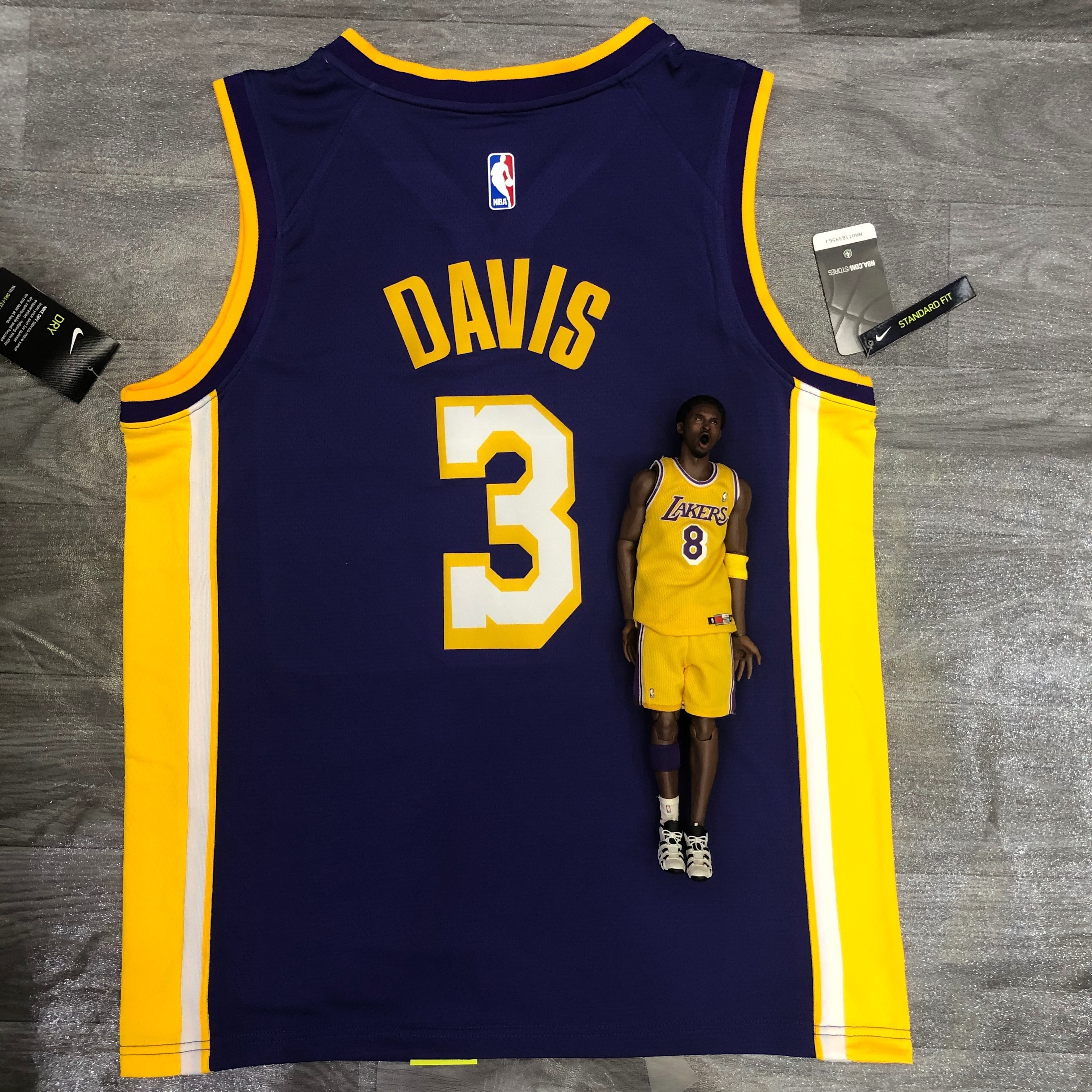 Lakers purple V-neck No. 3 Davis