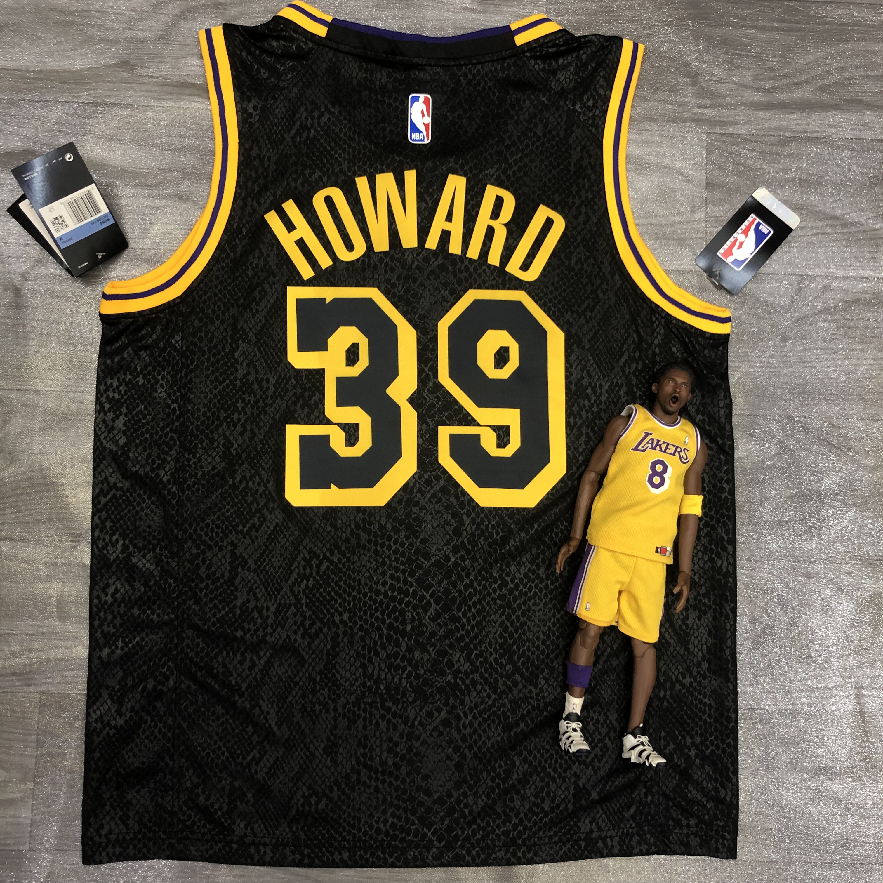 Laker 39, Serpentine Howard