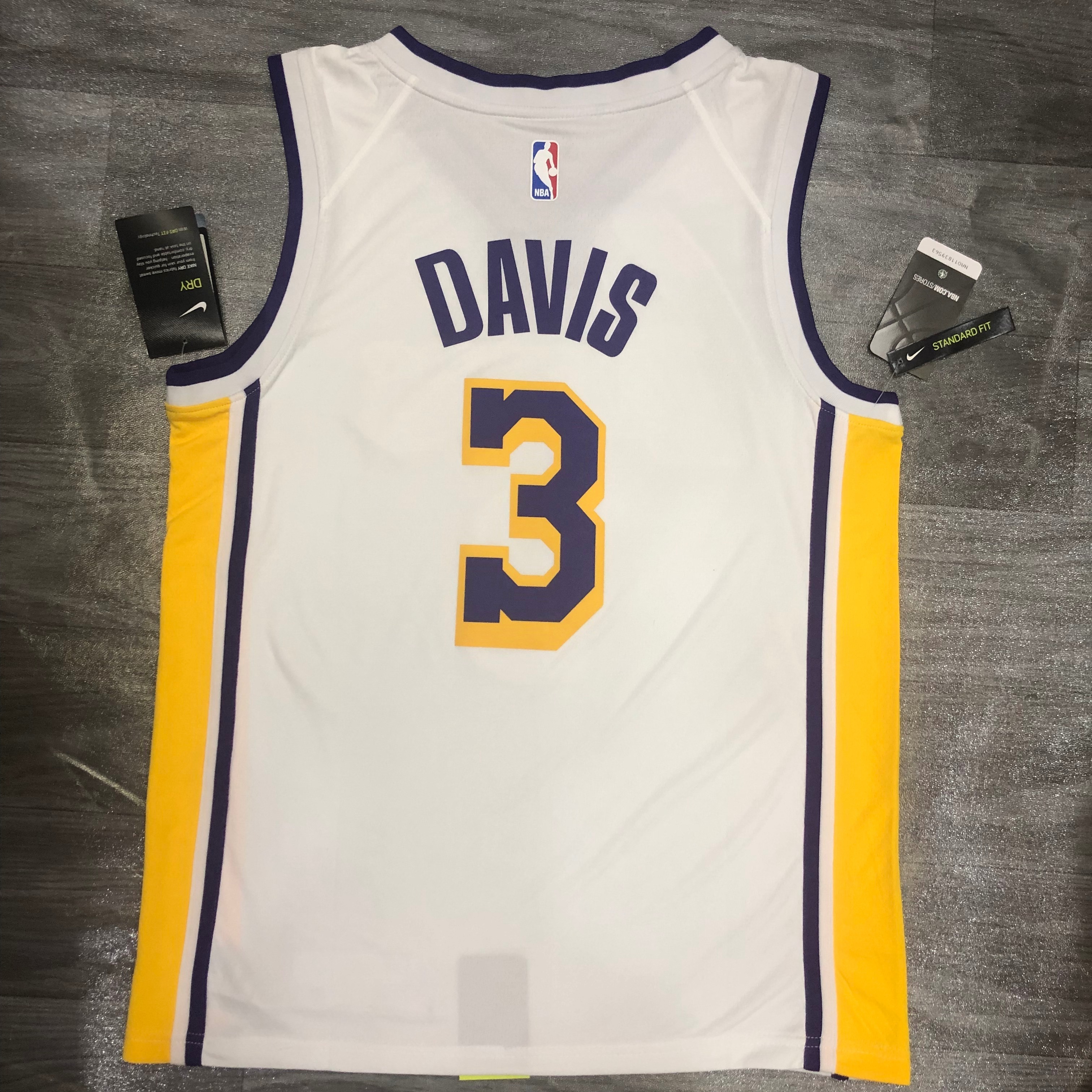 Lakers white V-neck No. 3 Davis