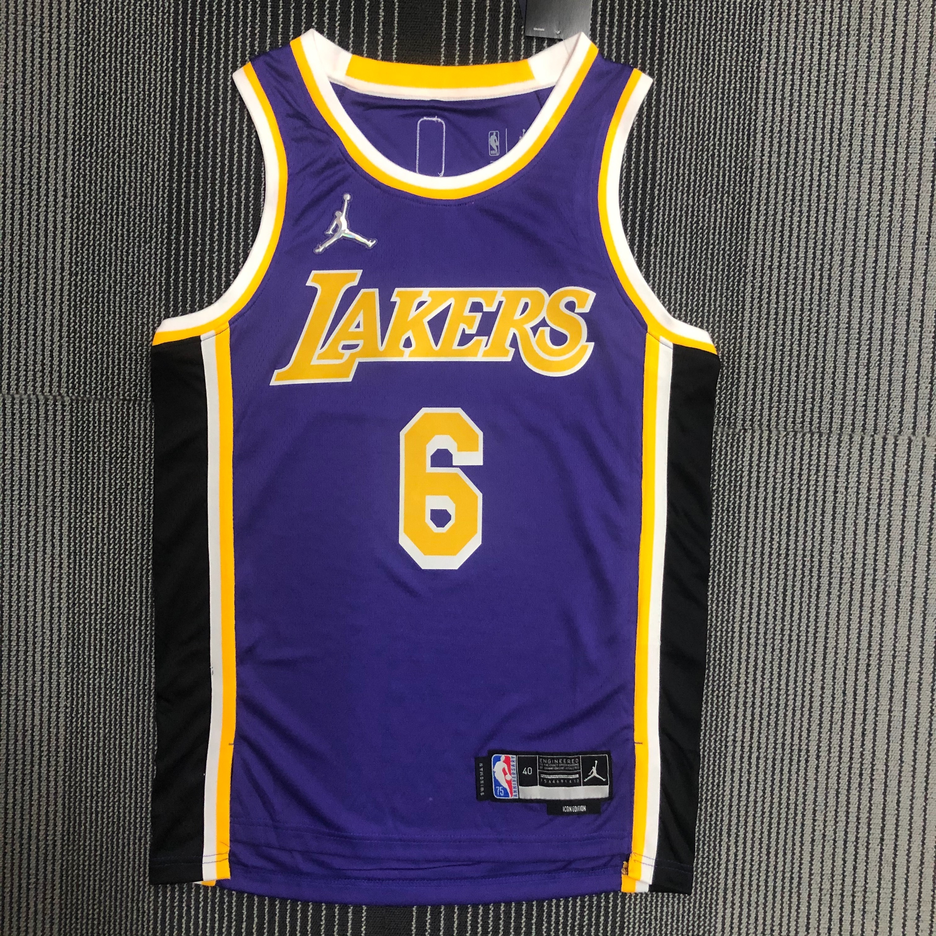 75th anniversary Lakers Flyers limited No. 6 James