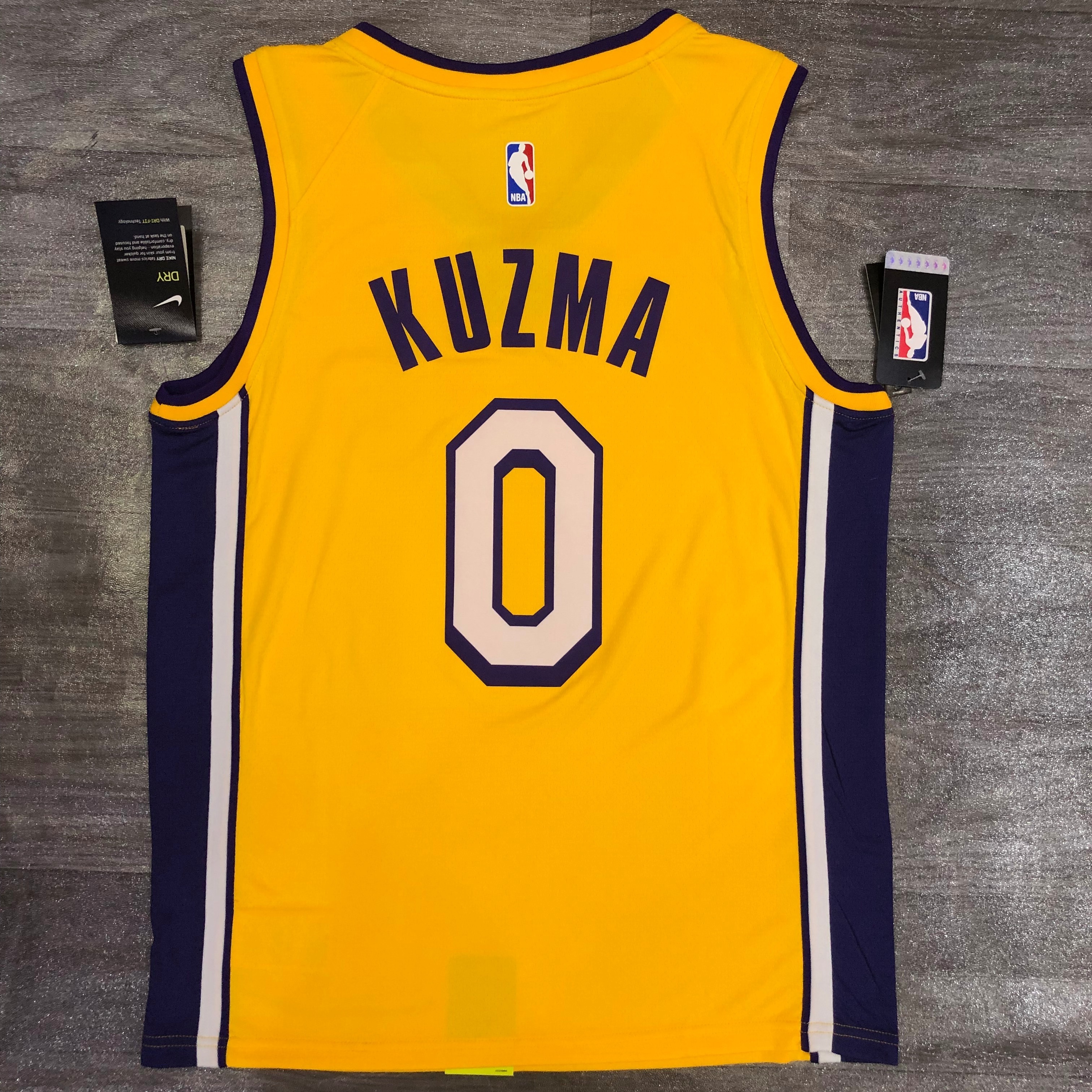 Lakers yellow V-neck 0 Kuzma