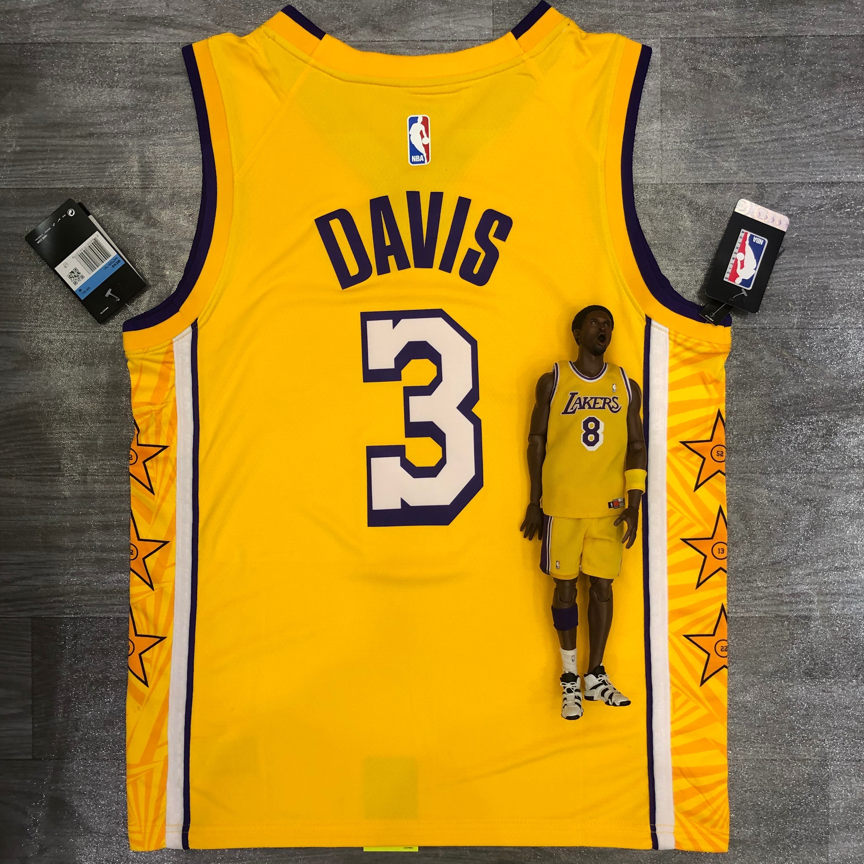 Lakers with Star No. 3 Davis