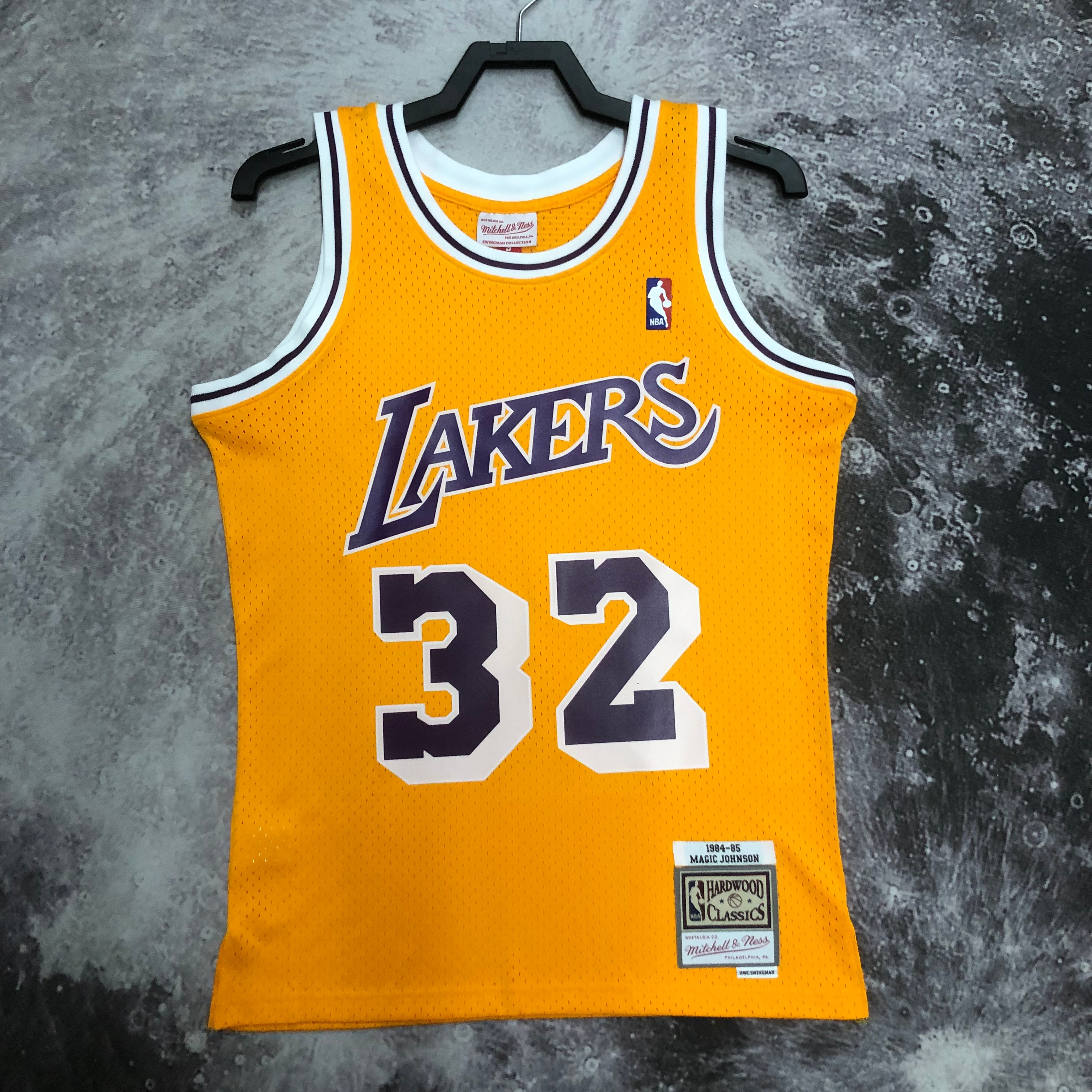 MN Hot Press throwback jersey SW Lakers 8485 round neck yellow No. 32 Johnson