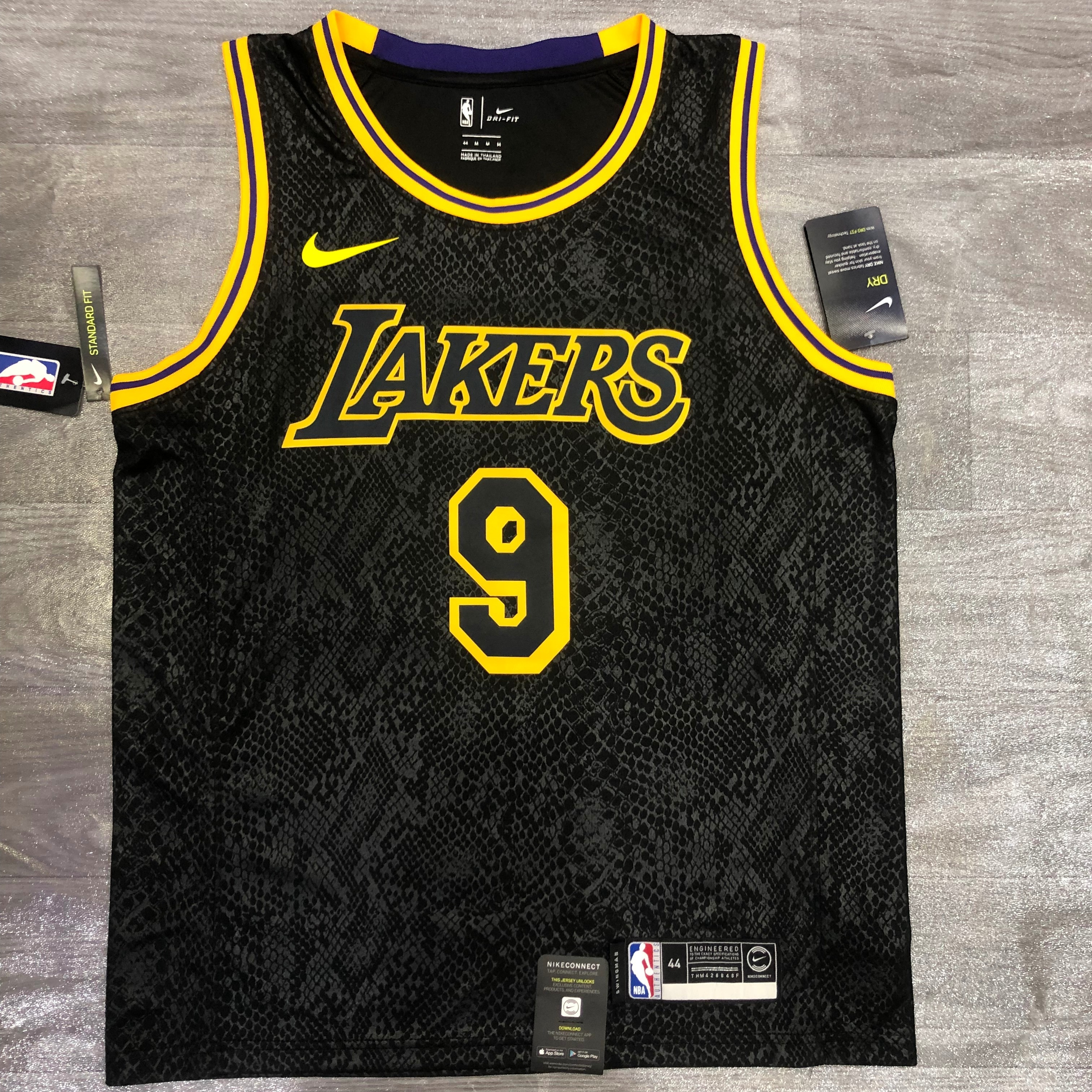 Lakers Serpentine number nine Rondo