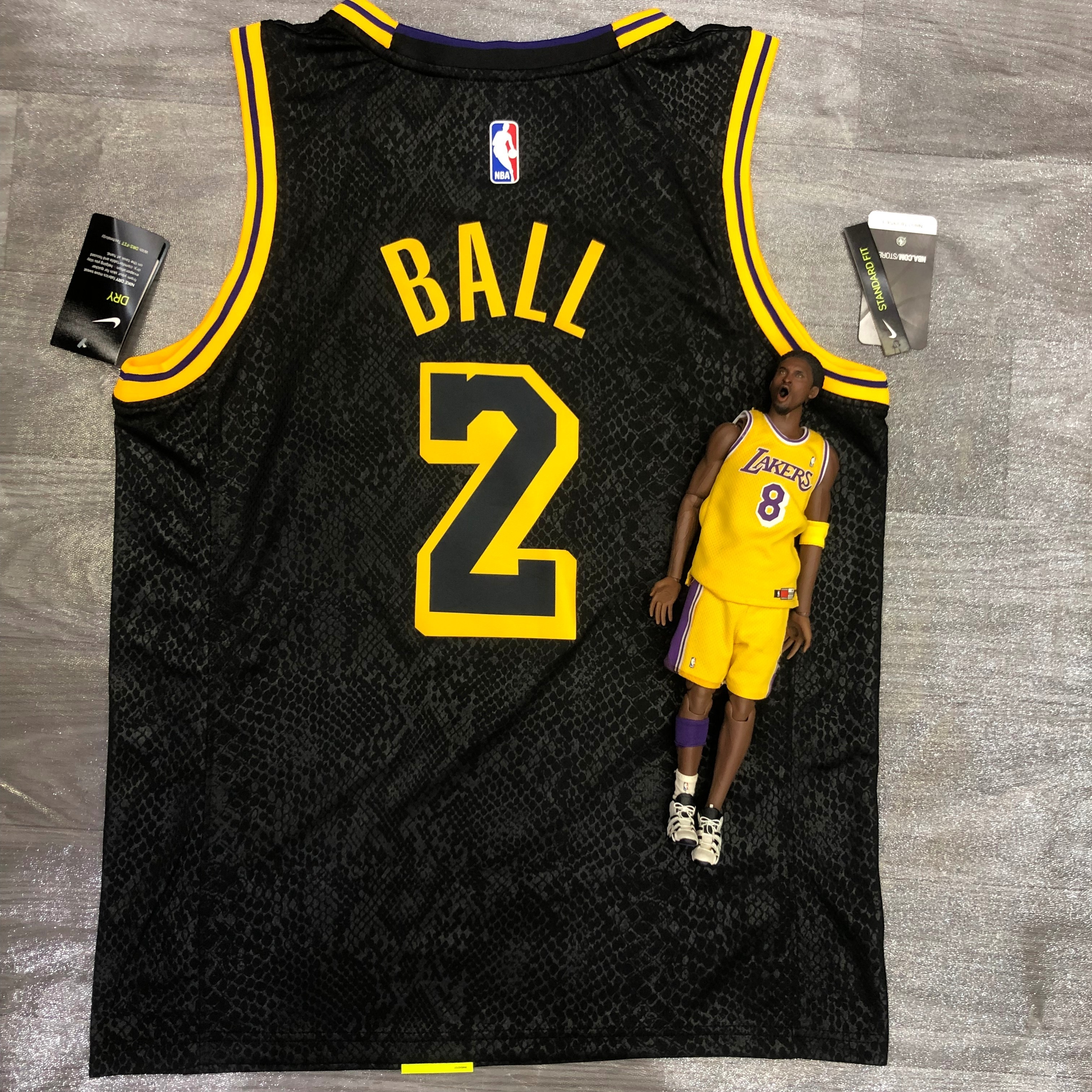 Lakers Serpentine number two Ball