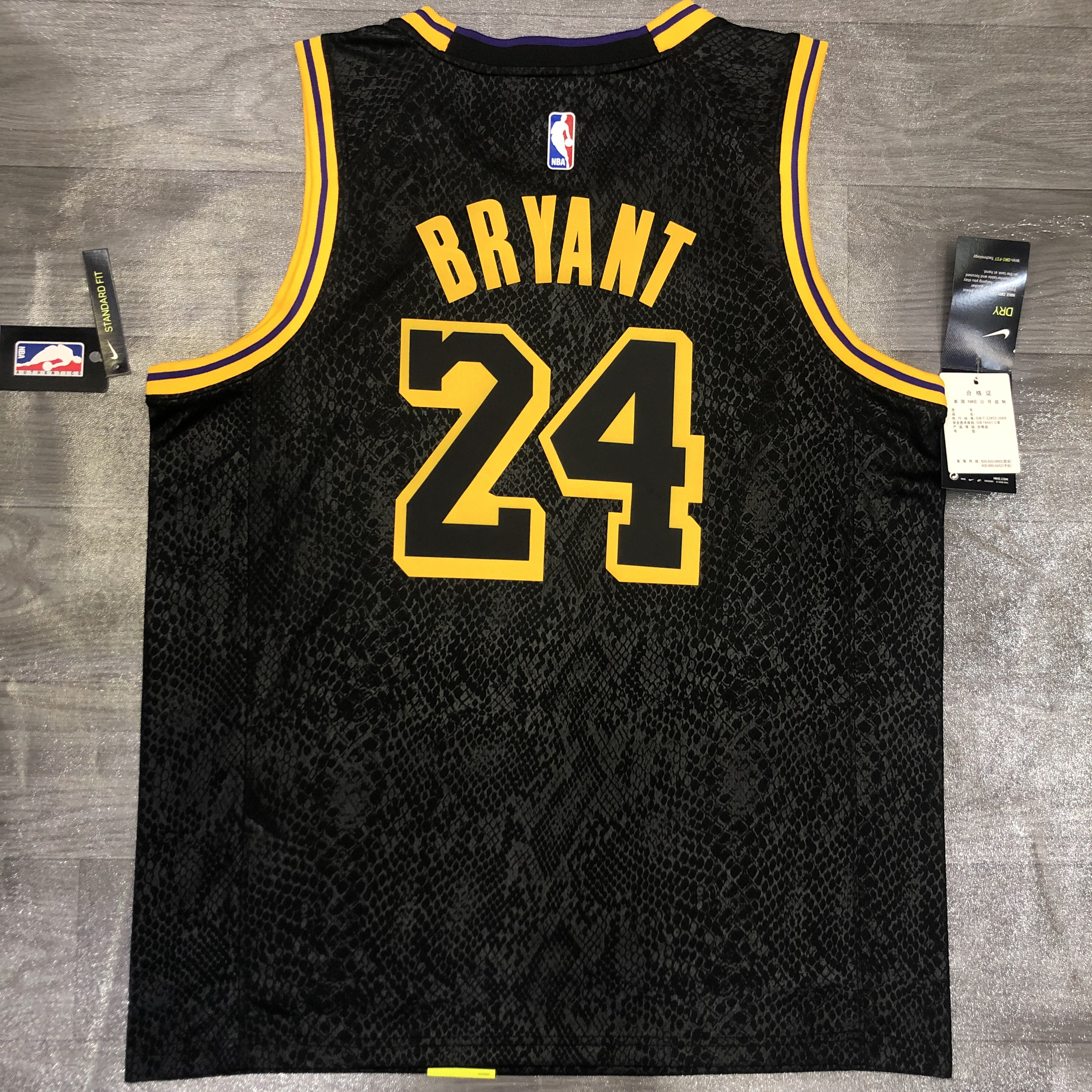 Lakers serpentine Bryant first 8 after 24