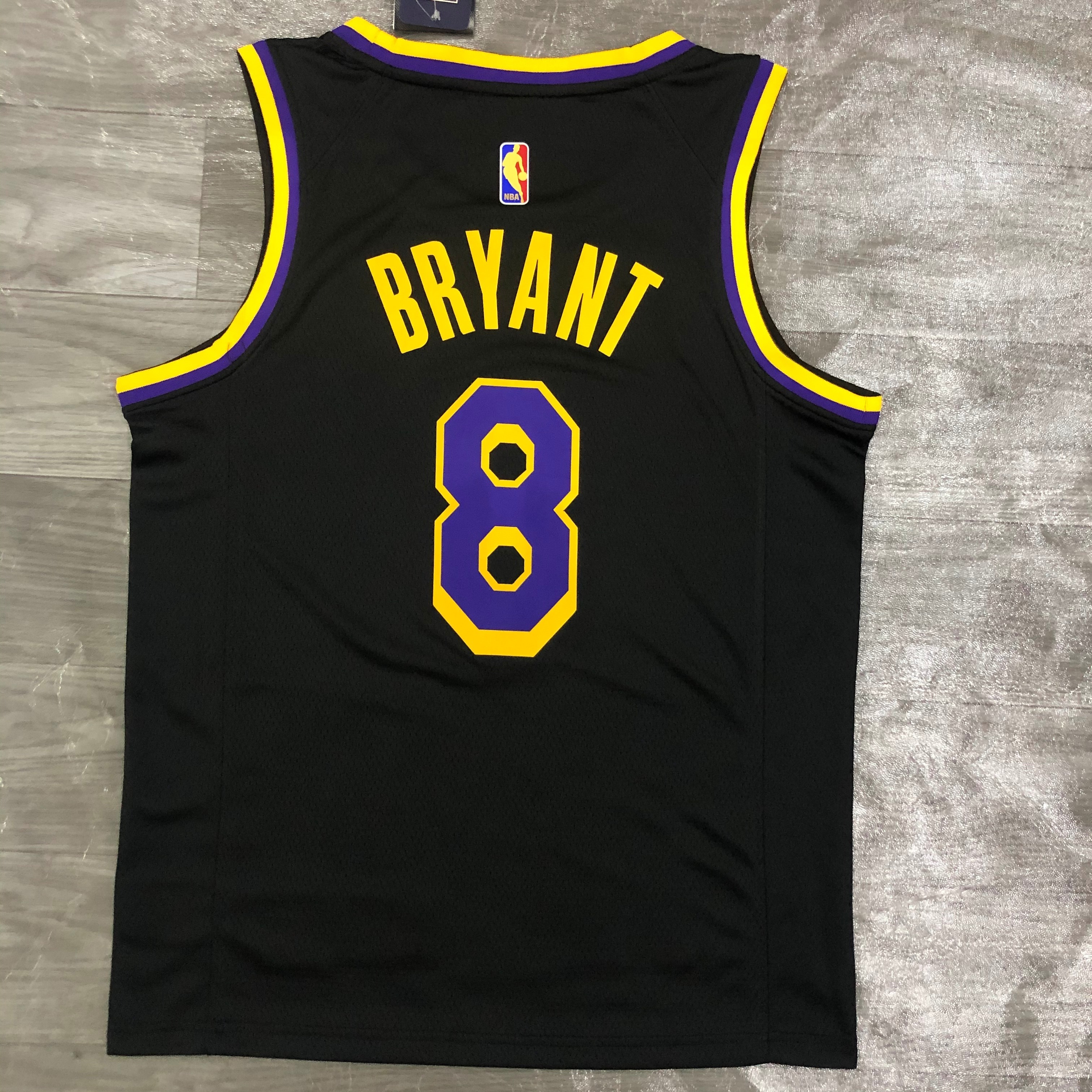 21 Lakers bonus edition No. 8 Bryant
