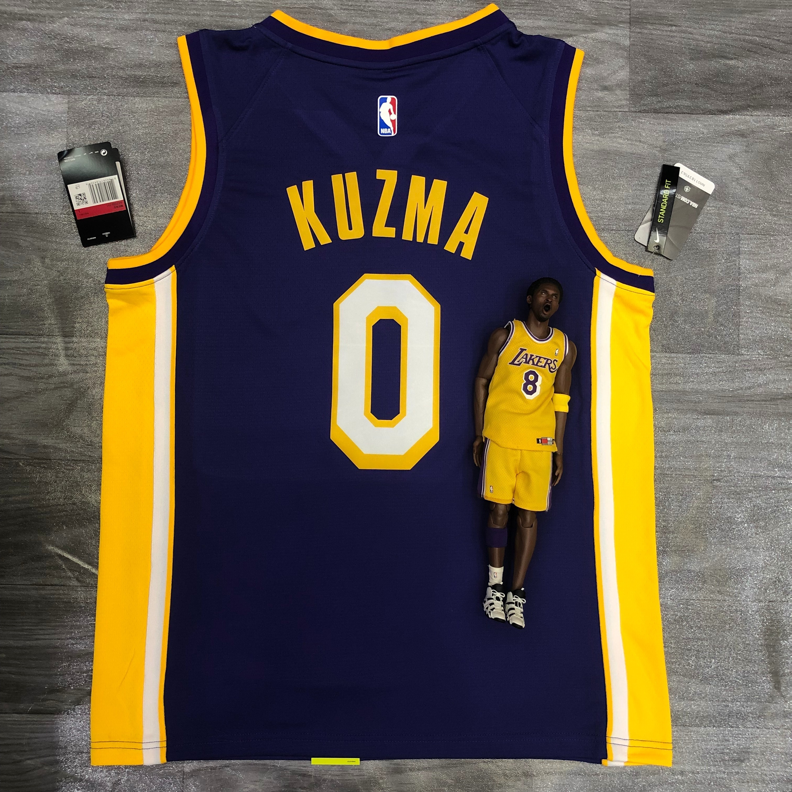 Lakers purple V-neck No. 0 Kuzma