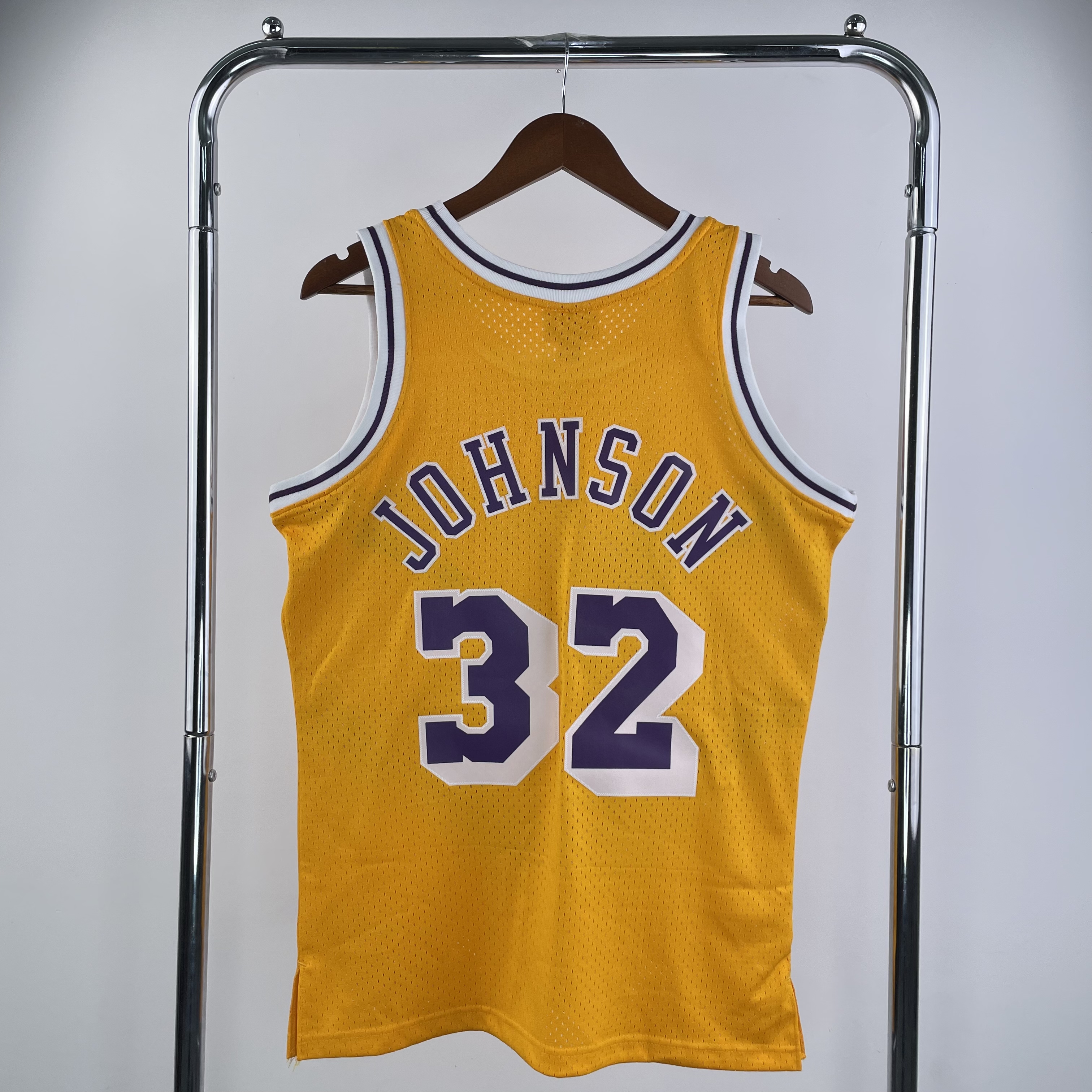MN Hot Press throwback jersey SW Lakers 8485 round neck yellow No. 32 Johnson