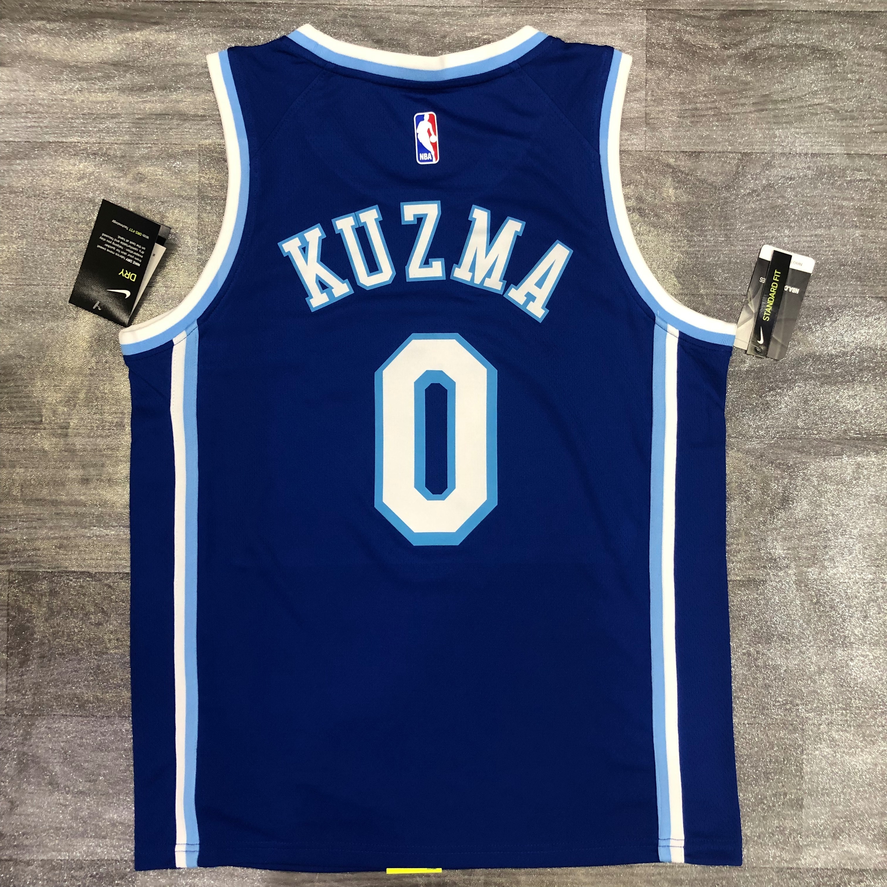 Lakers Latin throwback singer co-titled Blue 0 Kuzma