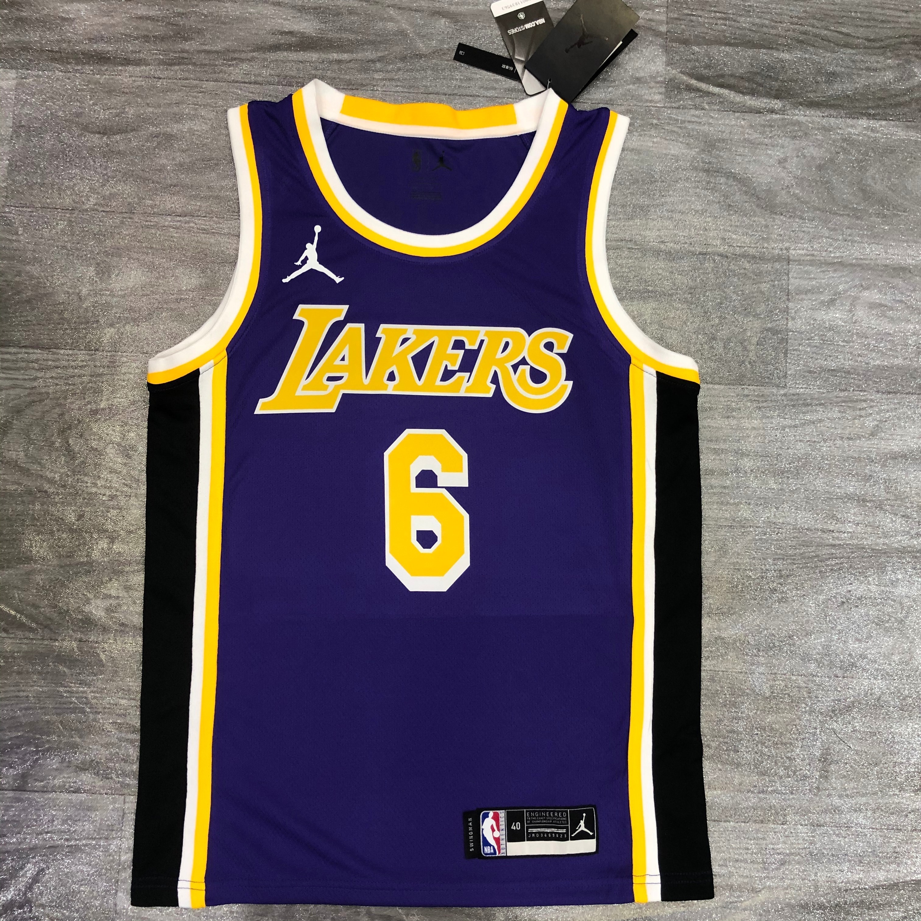 Lakers Flyers limited No. 6 James