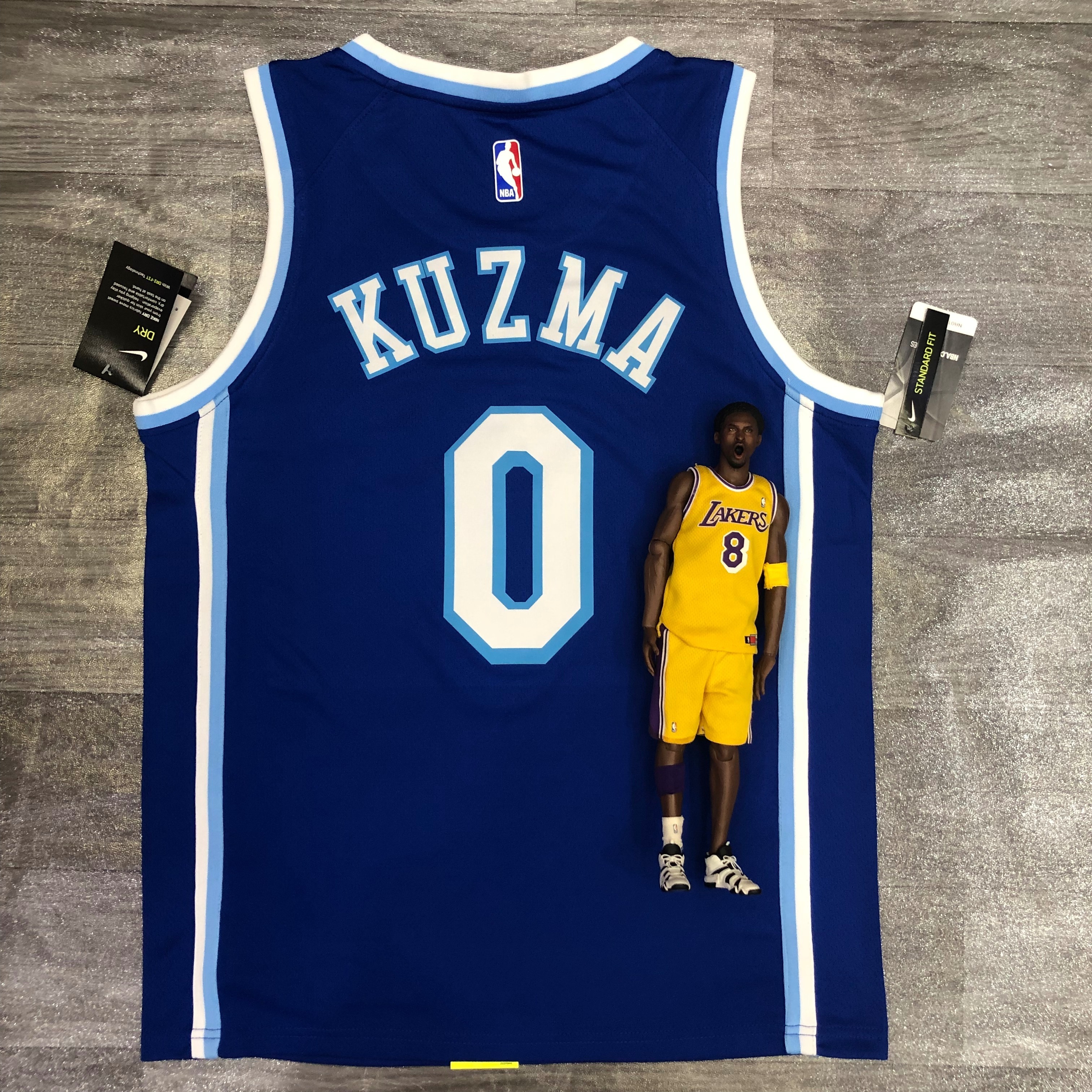 Lakers Latin throwback singer co-titled Blue 0 Kuzma