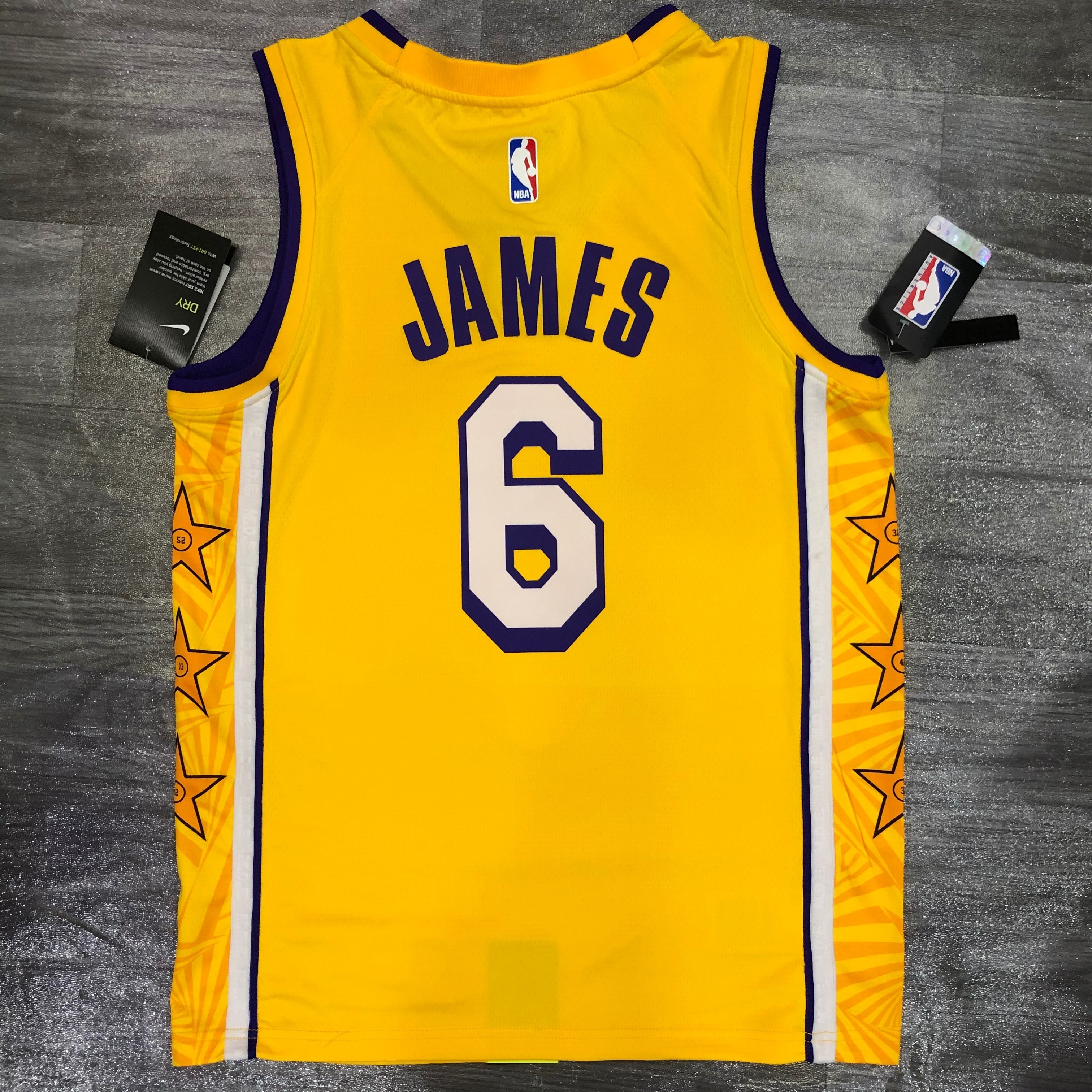 The Lakers took Star No. 6 James
