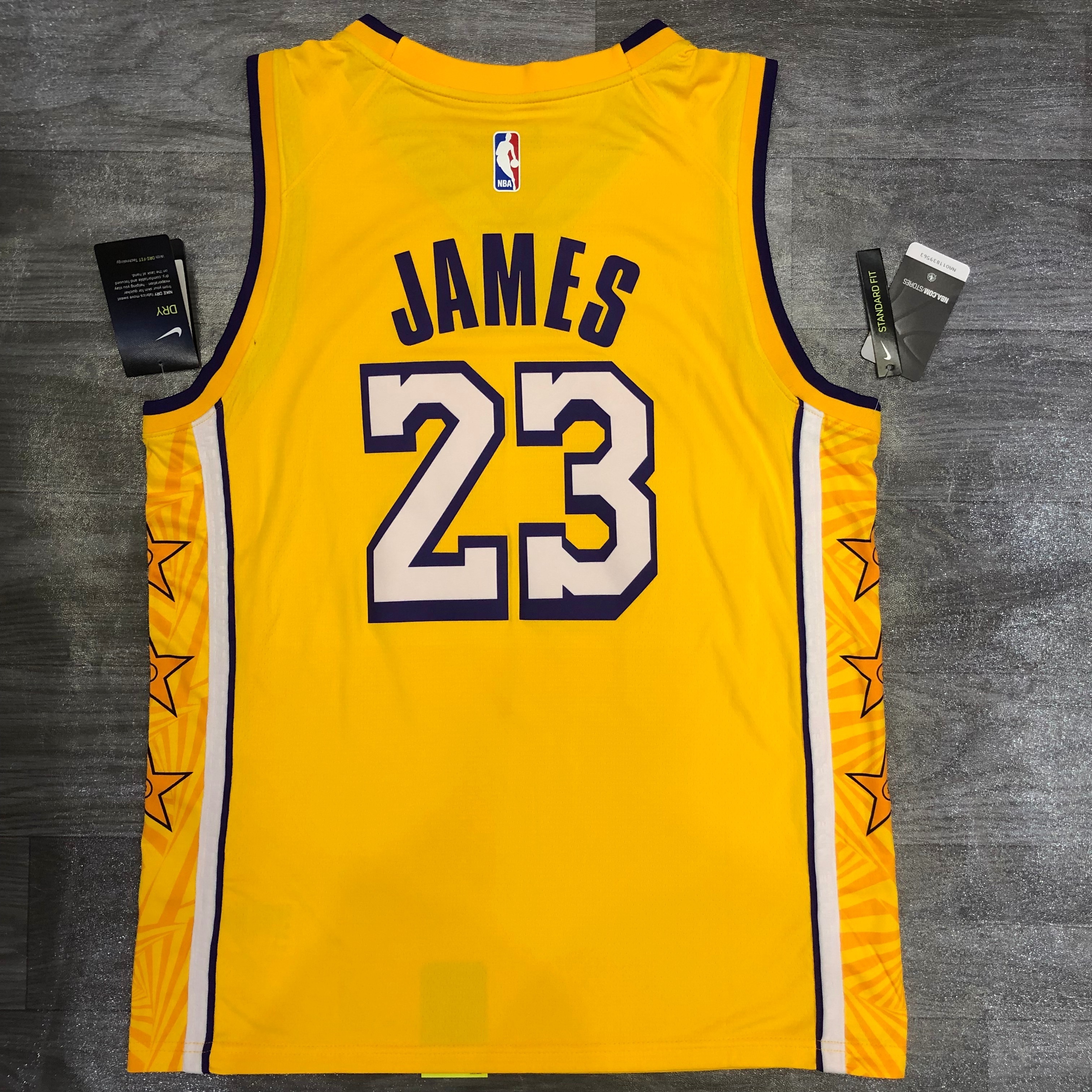 The Lakers took Star No. 23 James