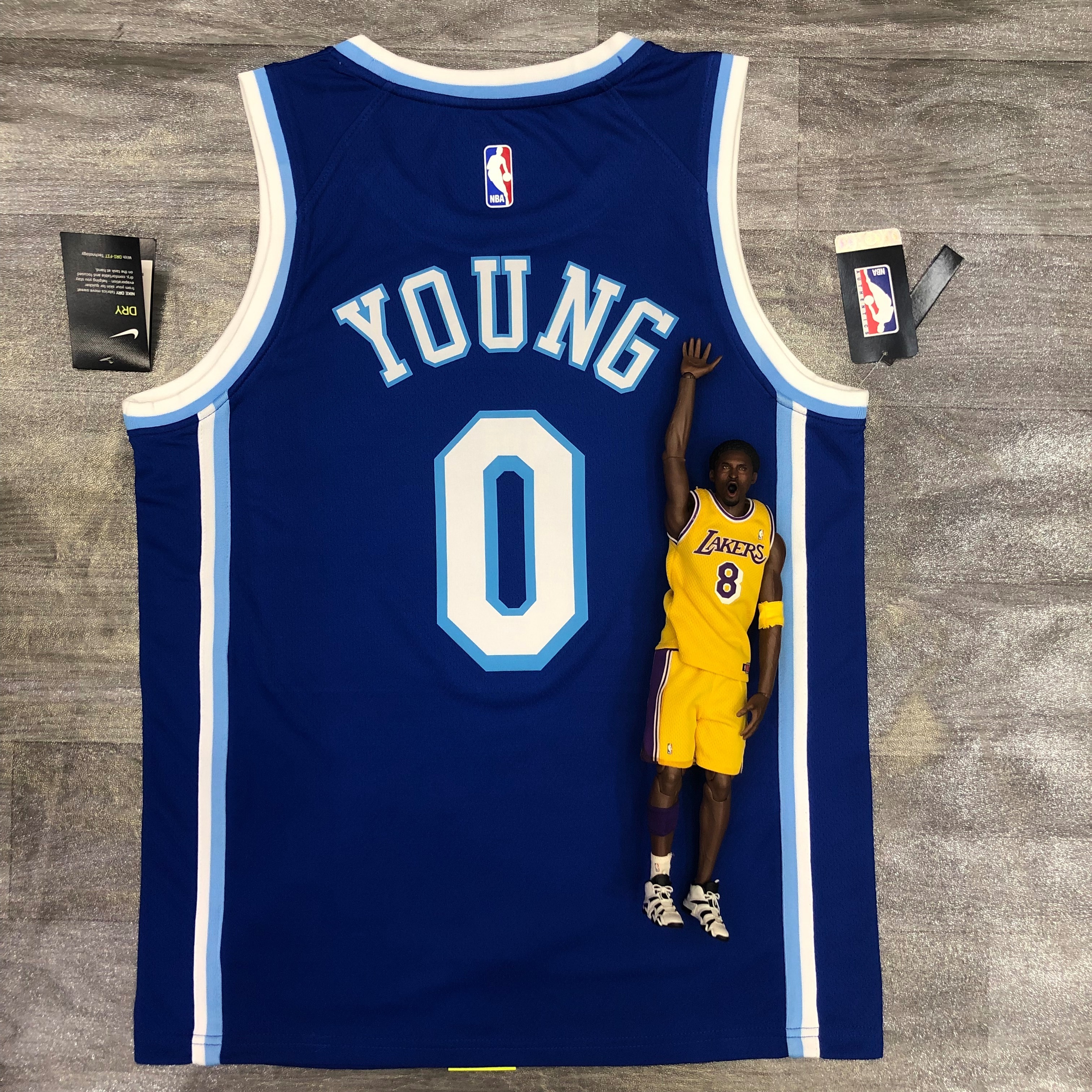 Lakers Latin singer and Blue 0  Young