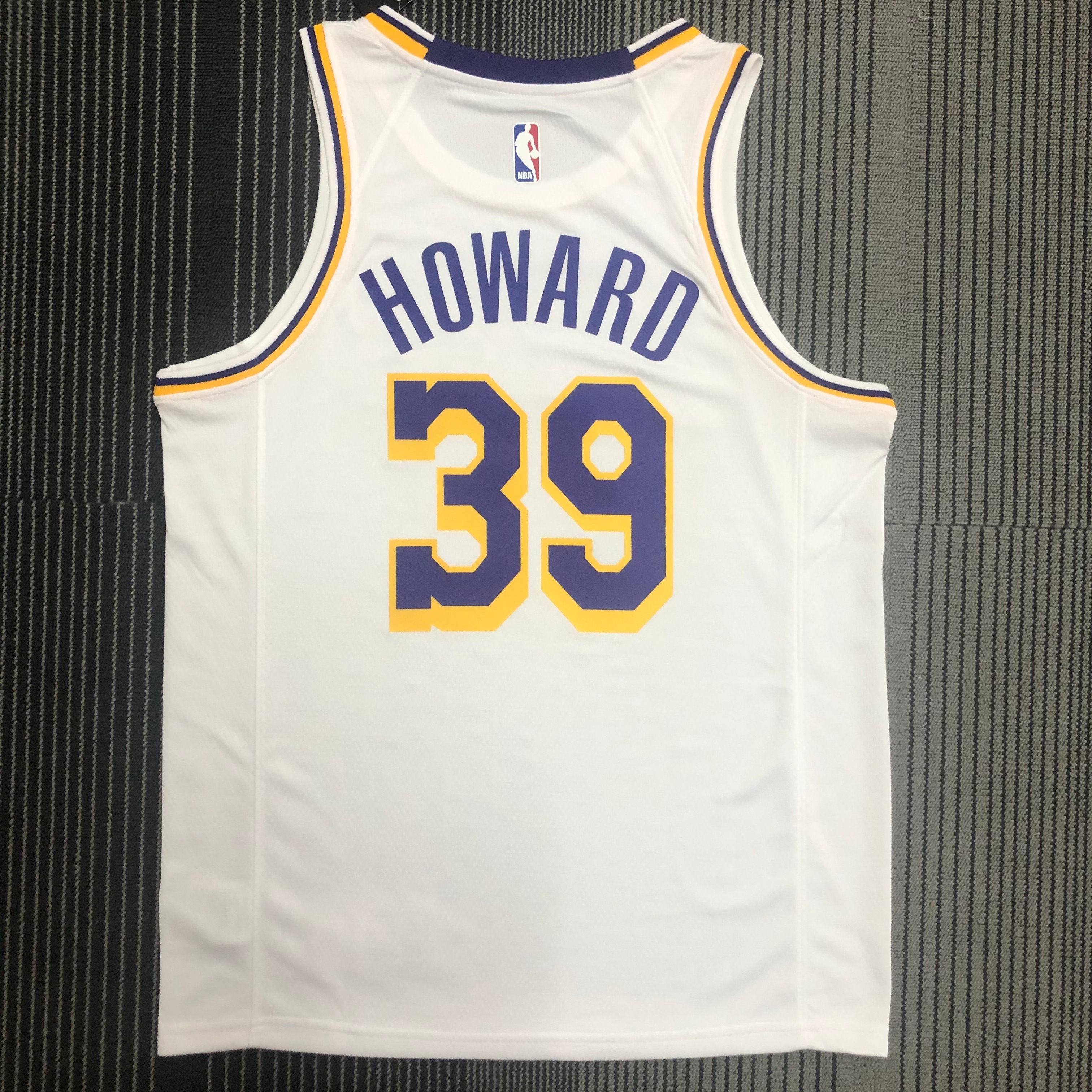 Lakers crew neck white # 39 Howard