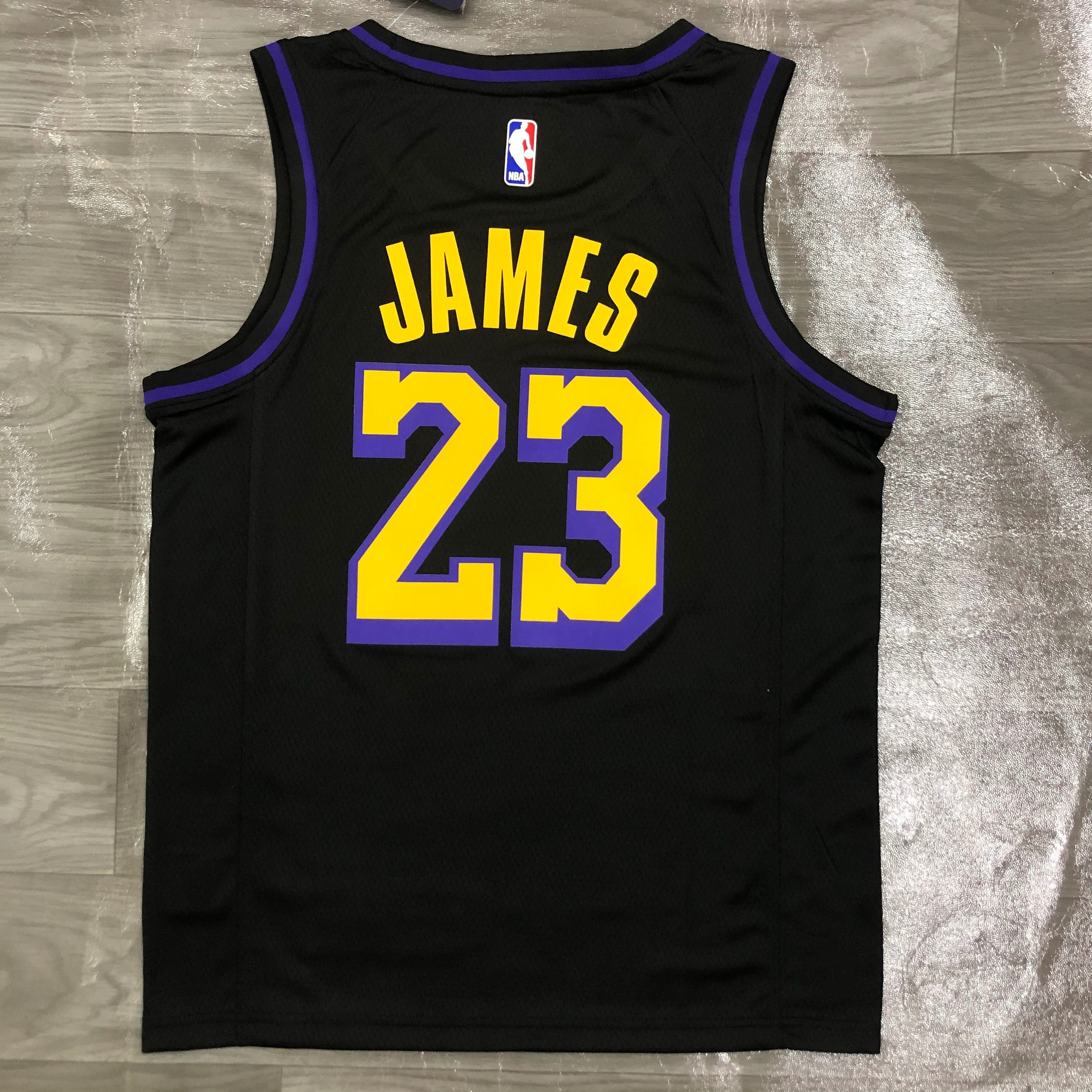 Lakers crewneck Black Latin number 23 James