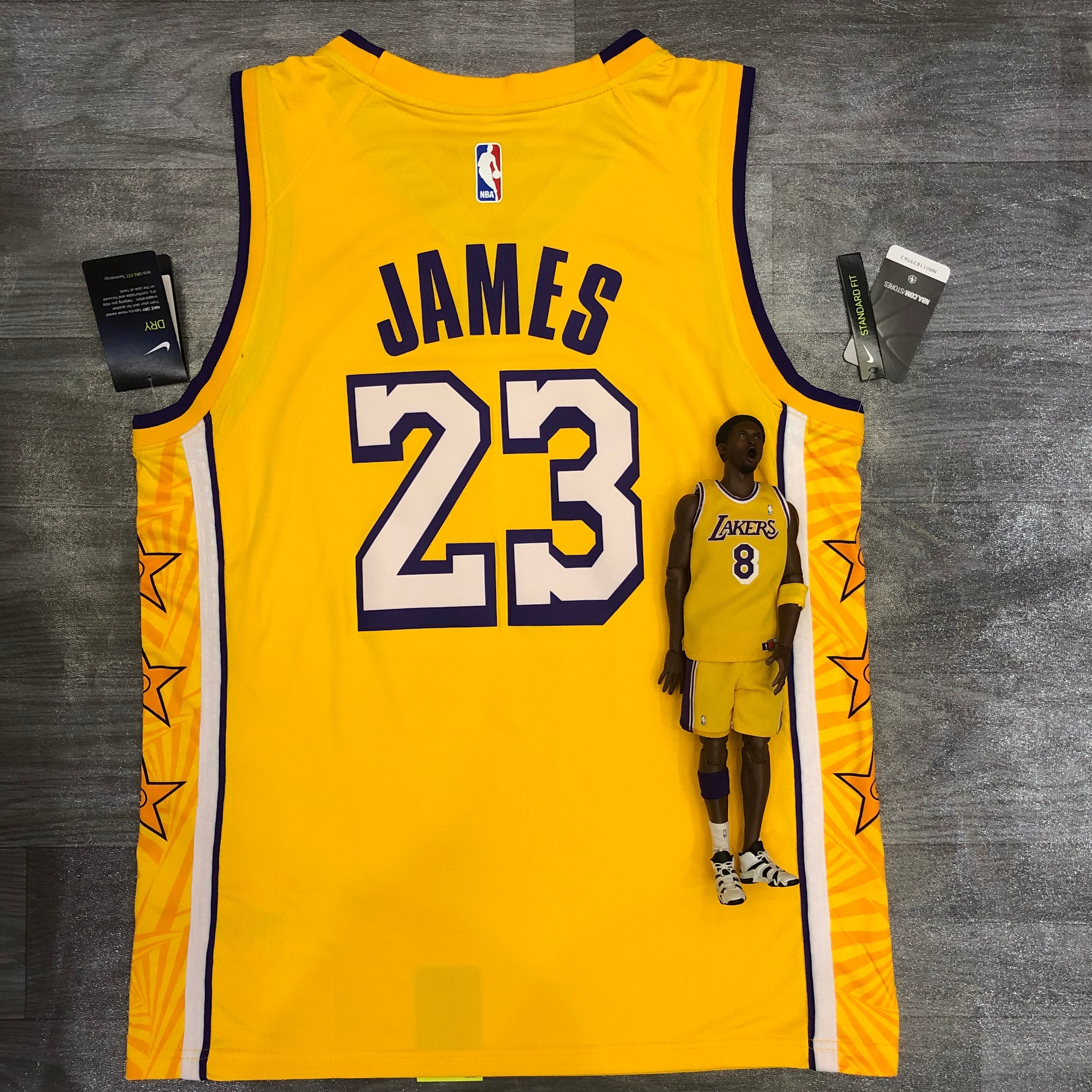 The Lakers took Star No. 23 James