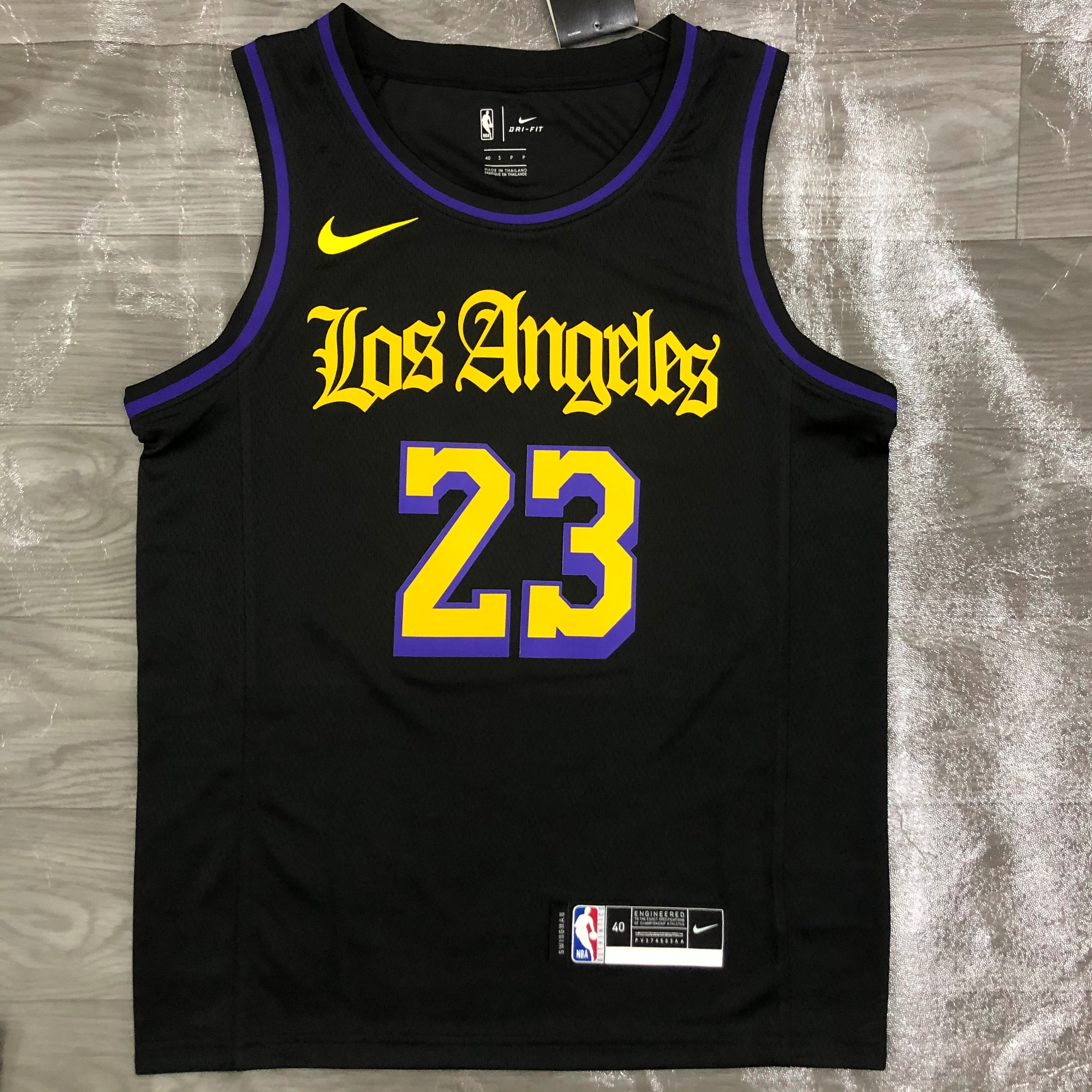 Lakers crewneck Black Latin number 23 James