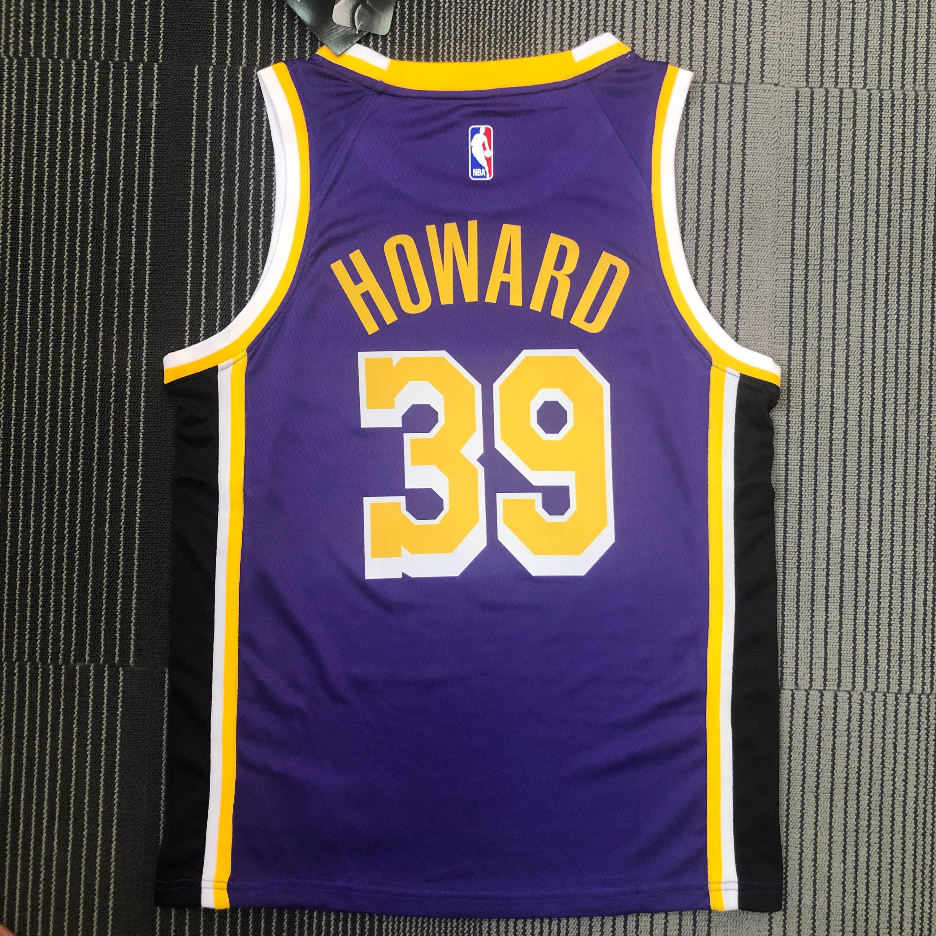 Lakers crew neck Purple (Flyers) No. 39 Howard