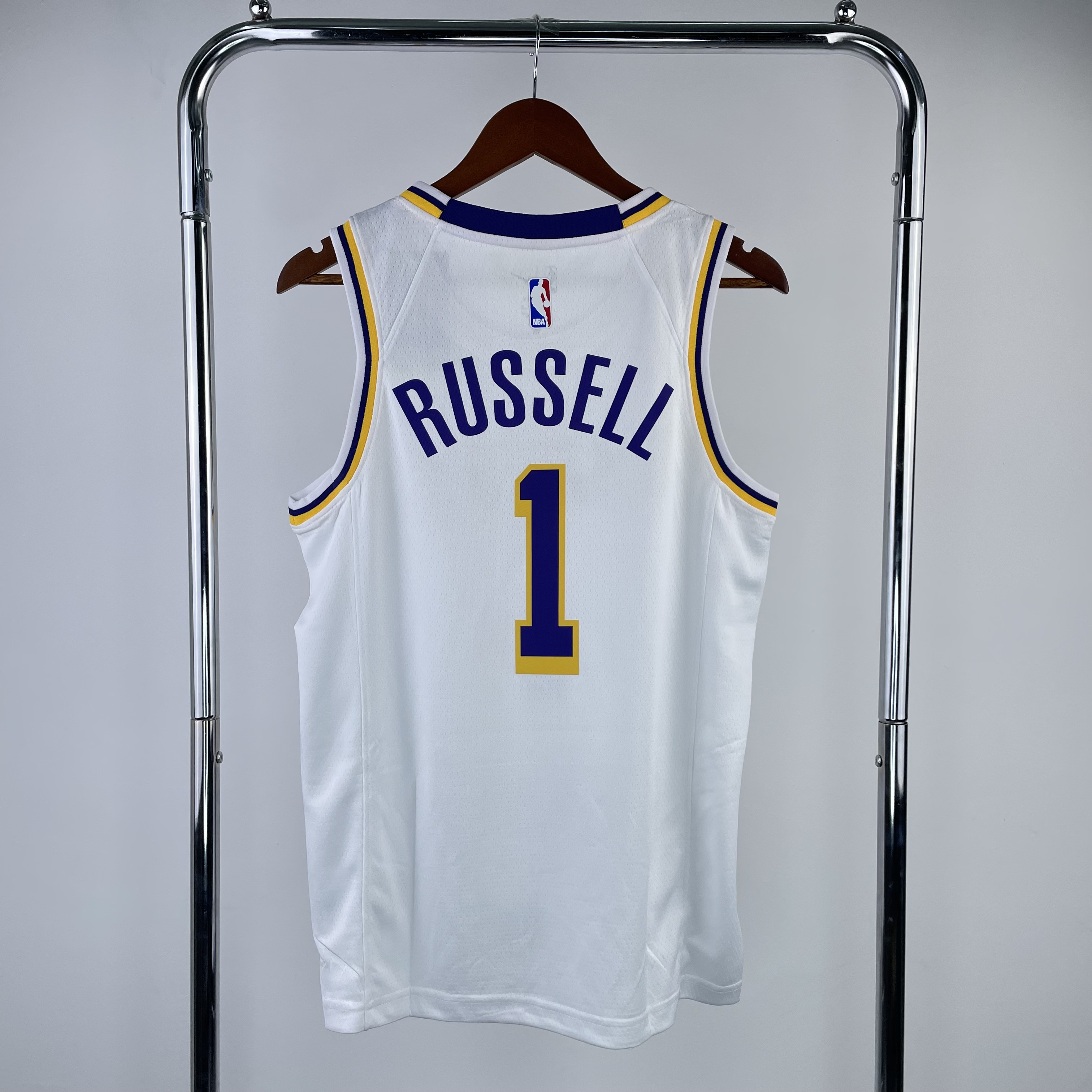 Lakers crewneck white No. 1 Russell